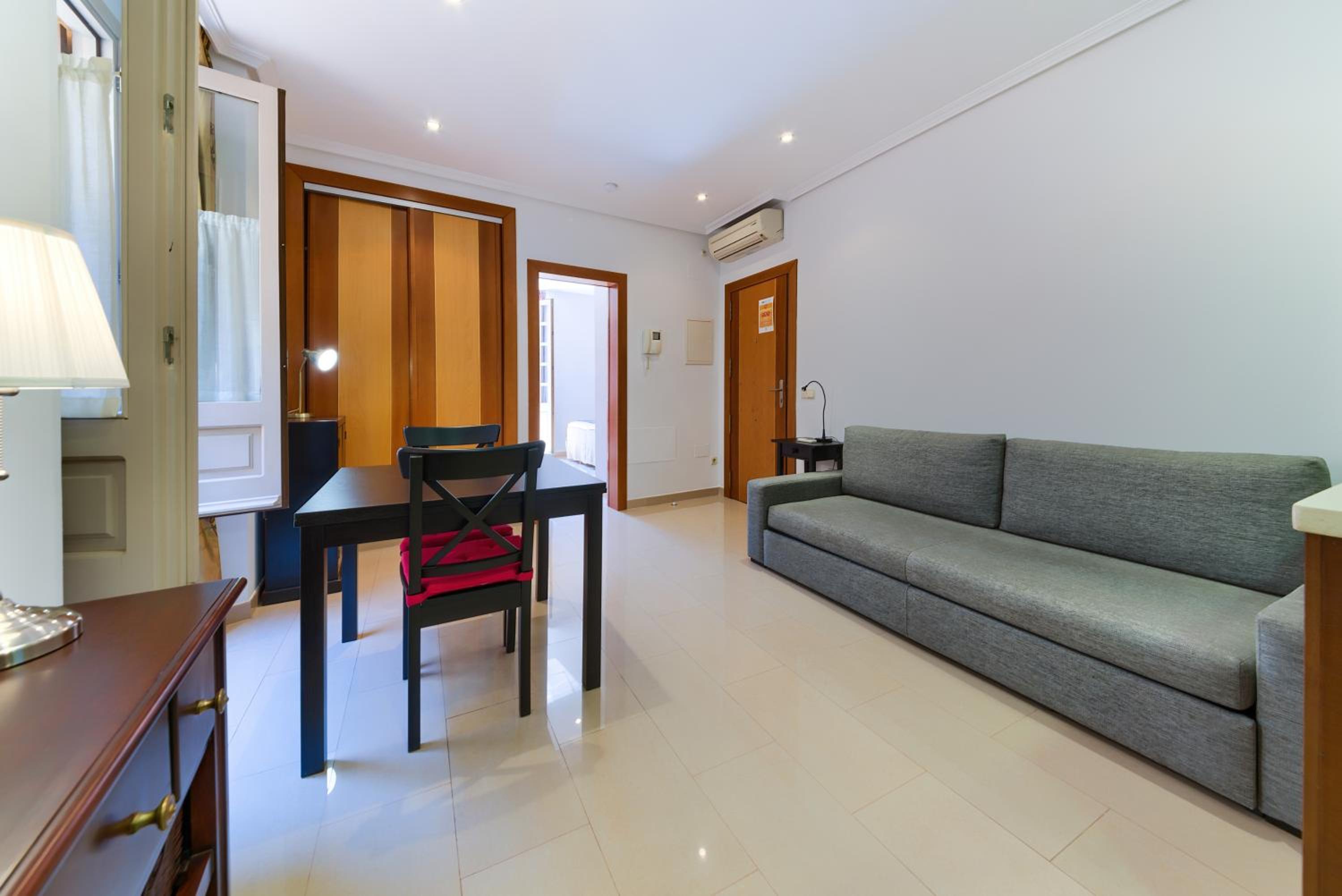 Holidays2Malaga Lazcano High Wifi & French balcony