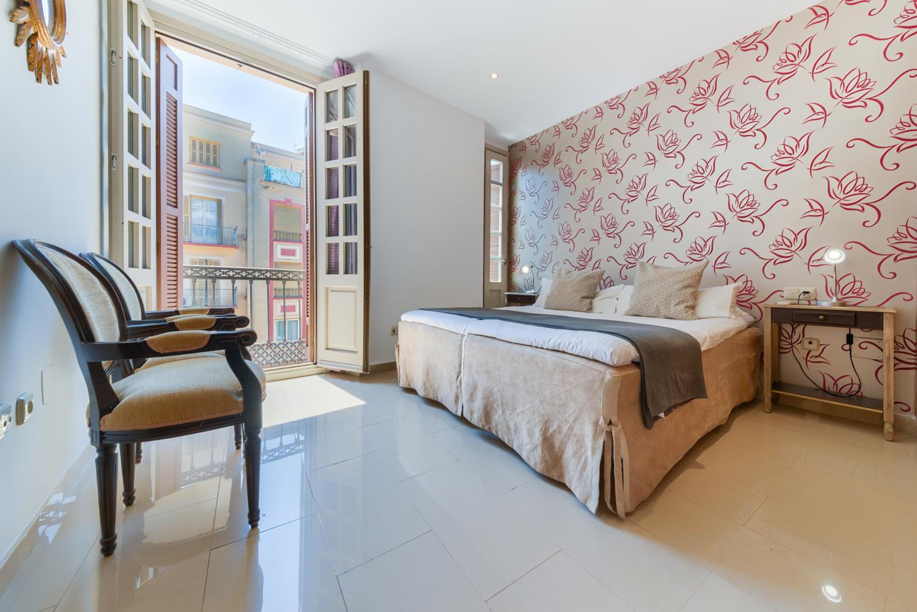 Holidays2Malaga Lazcano High Wifi & French balcony