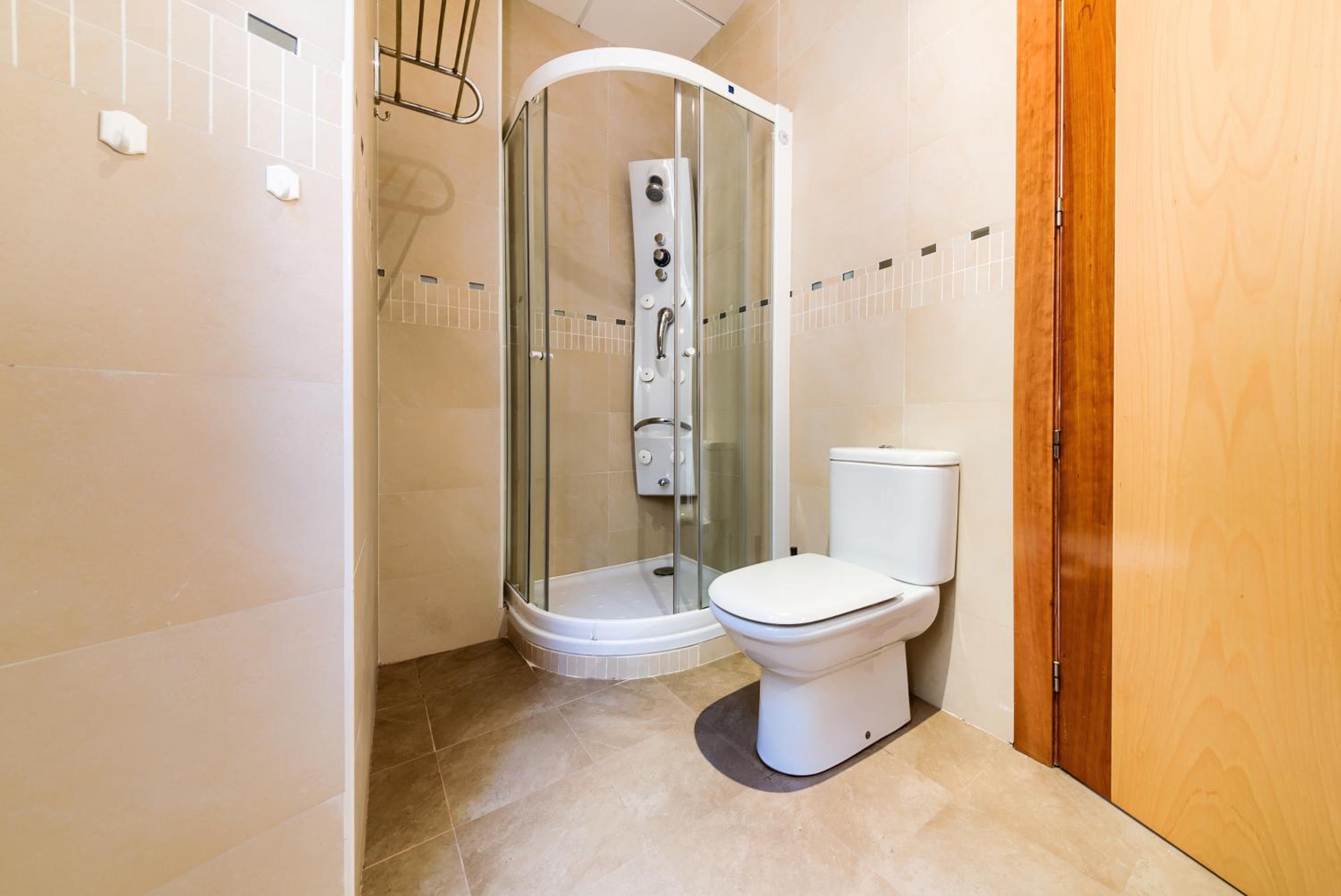 Holidays2Malaga Lazcano High Wifi & French balcony