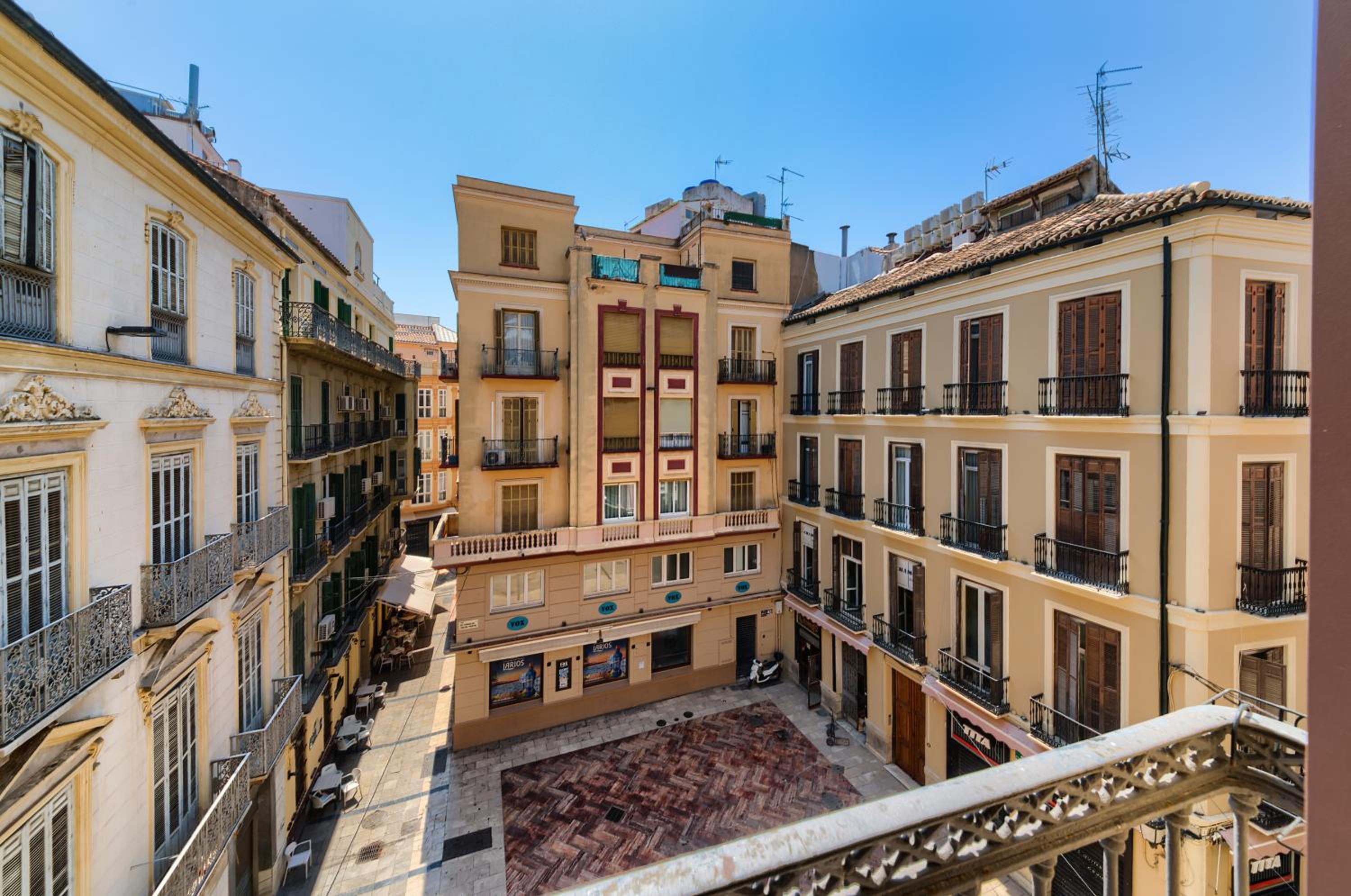 Holidays2Malaga Lazcano High Wifi & French balcony