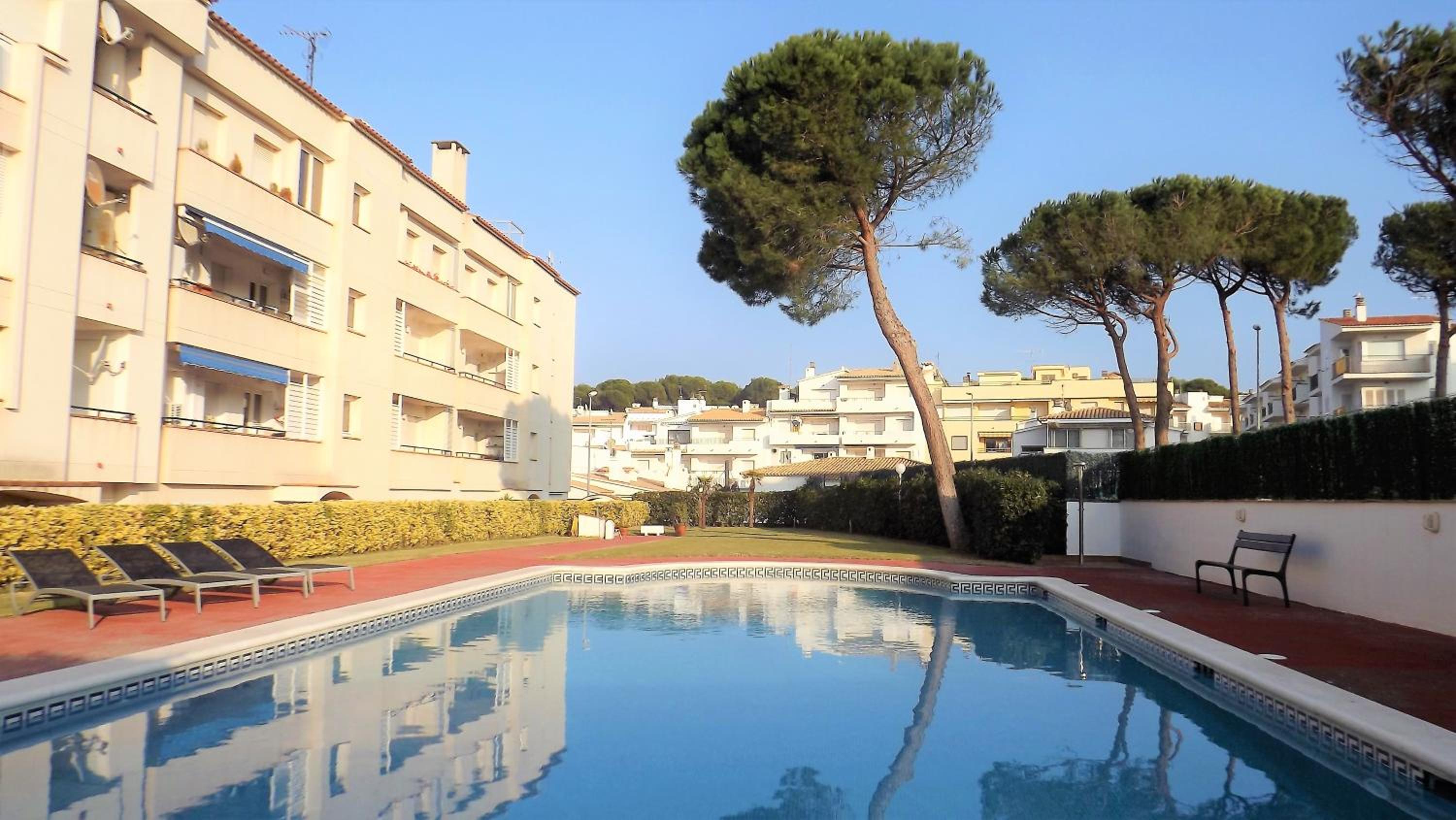 Apartaments Club Nautic L'Escala photo 2