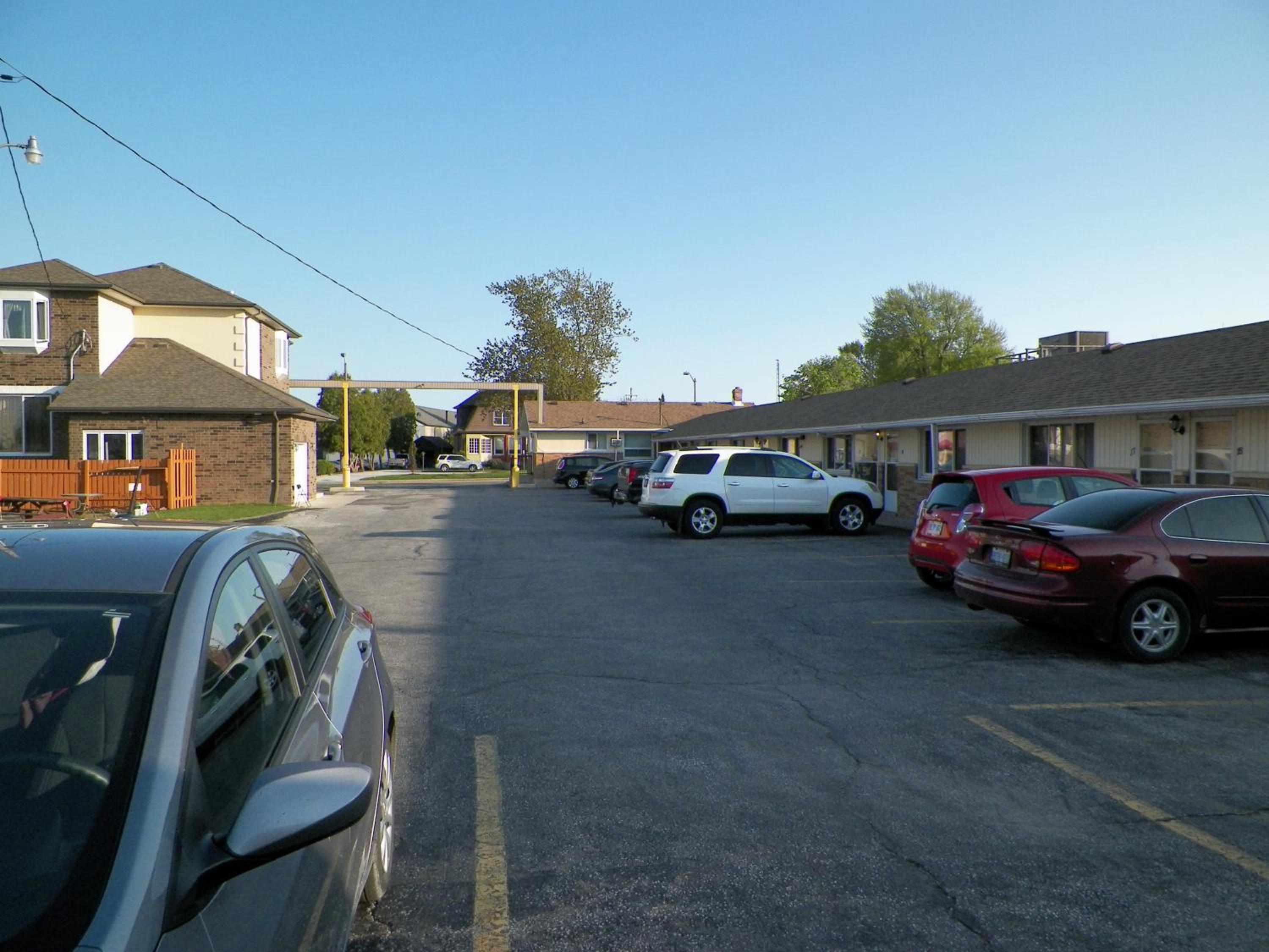 Sunparlor Motel