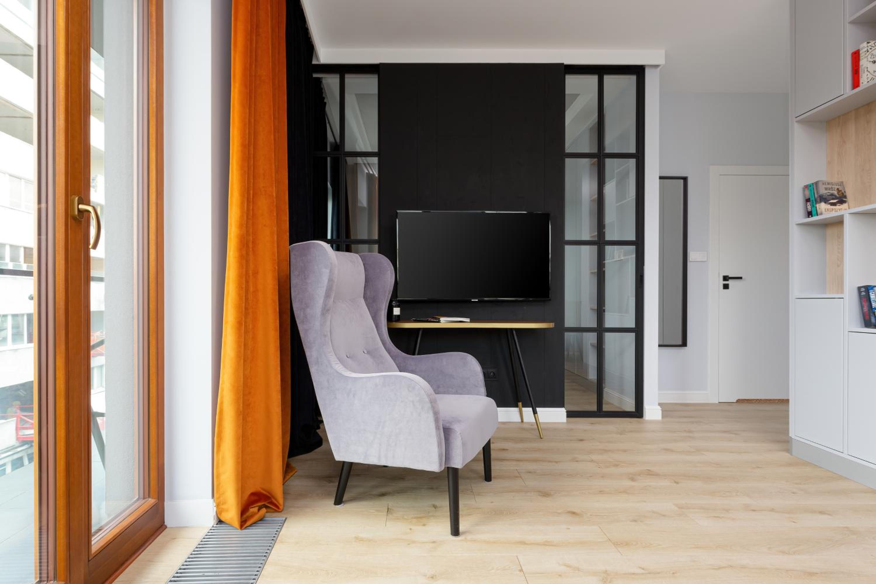 Studio Centrum Pawia 51 Apartments by Renters Prestige view 4