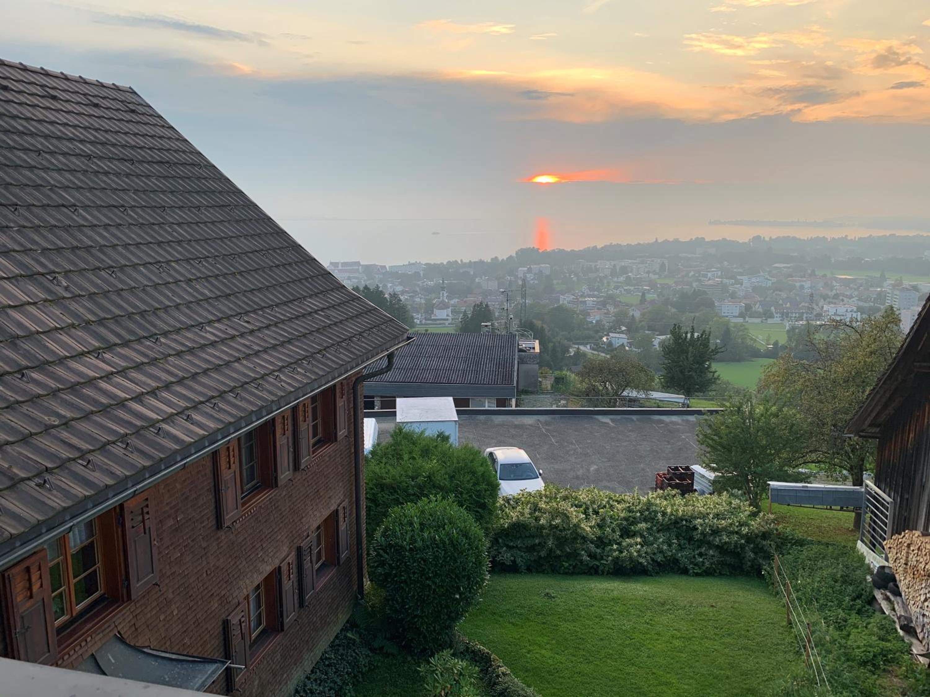 Bauernhaus am Pfänderhang mit Seeblick
