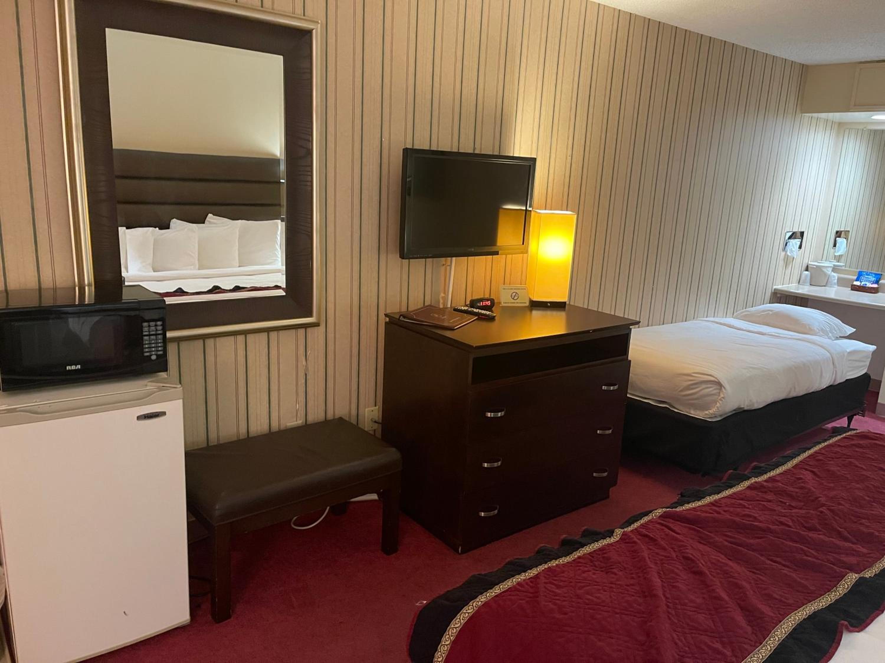 Dollinger's Motor Inn