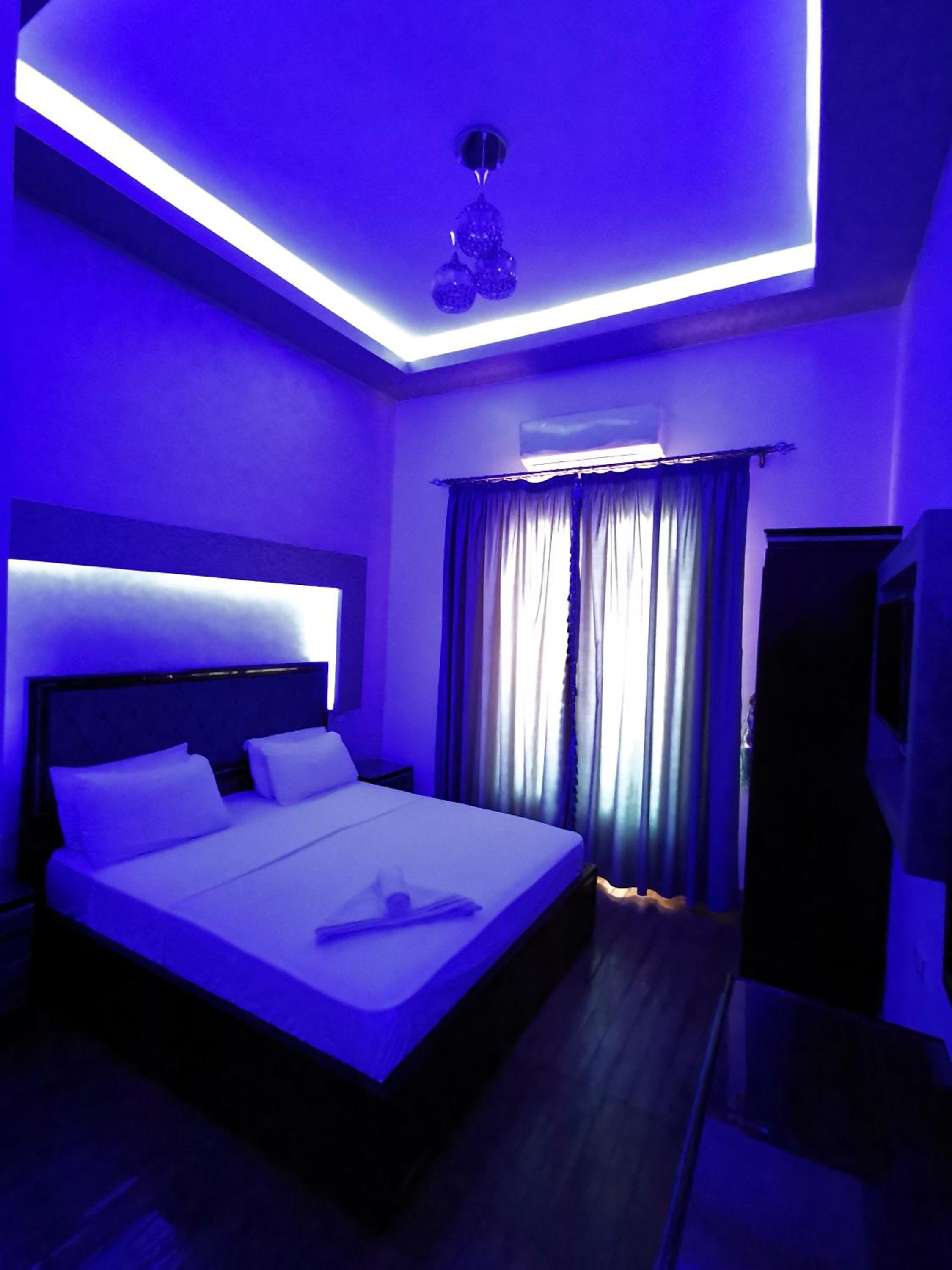 Golden Palace Hotel