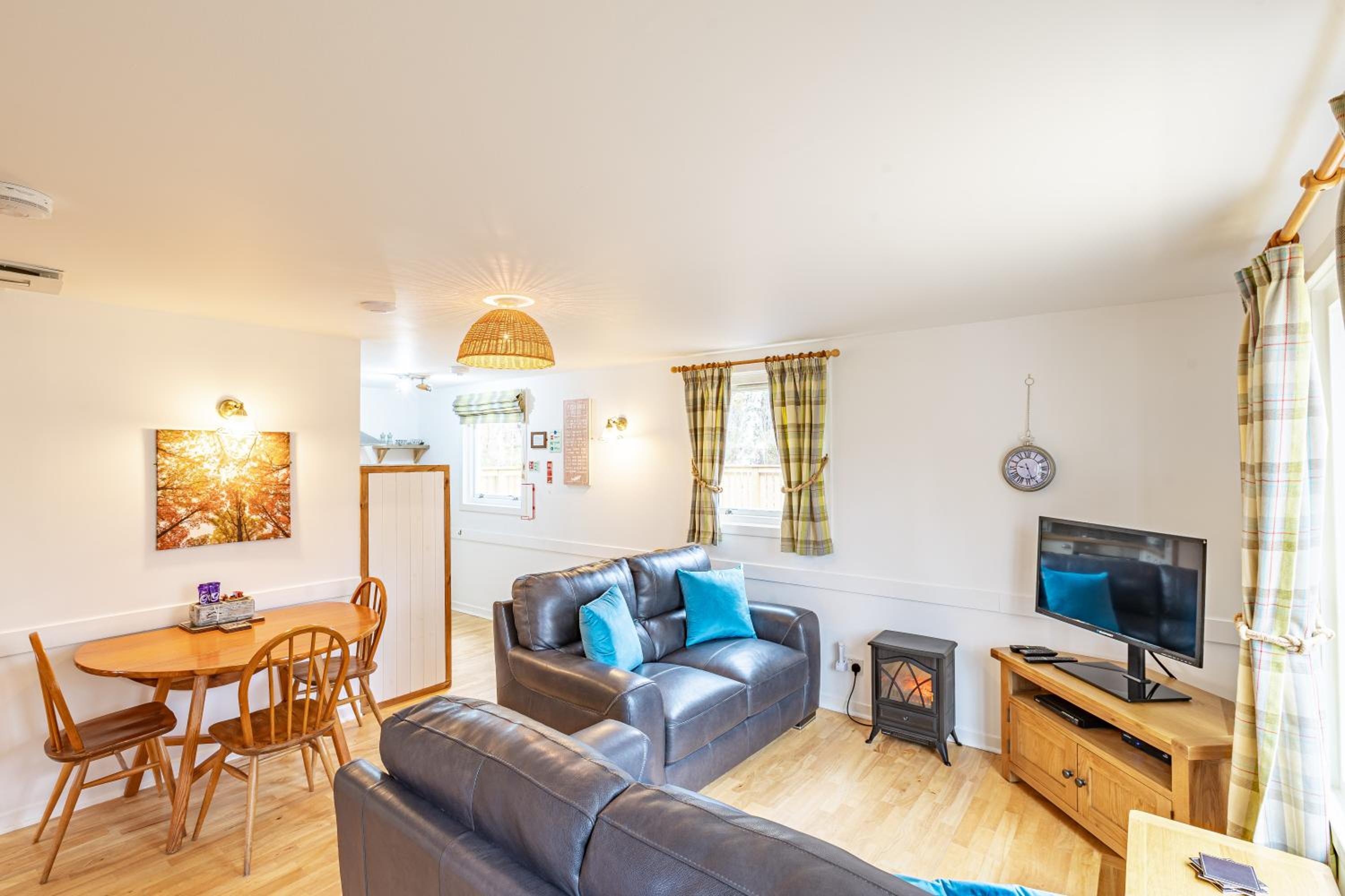 Bracken Lodge 5 with Hot Tub