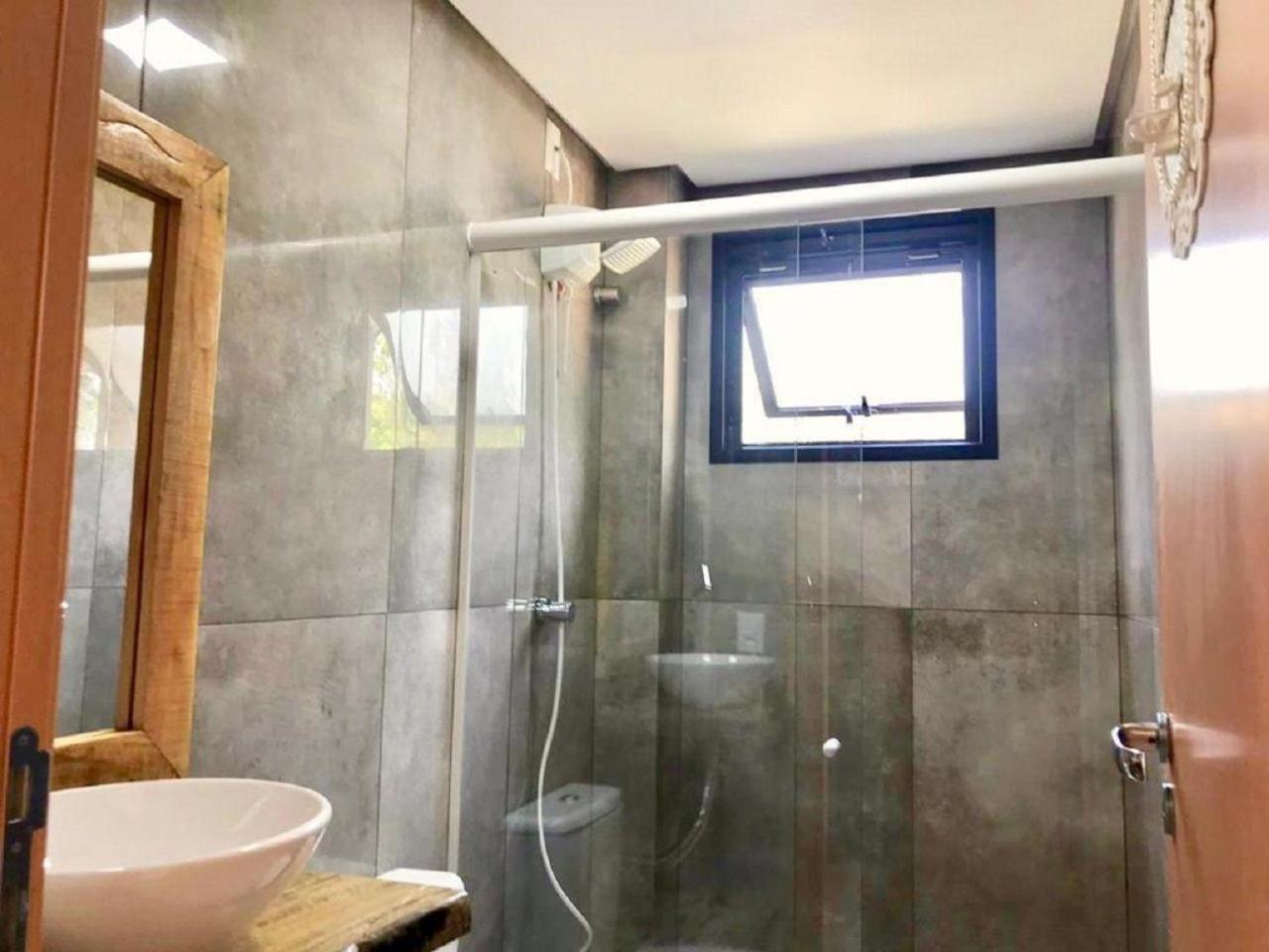 Casa Privativa com Piscina na Barra da Ferrugem/SC