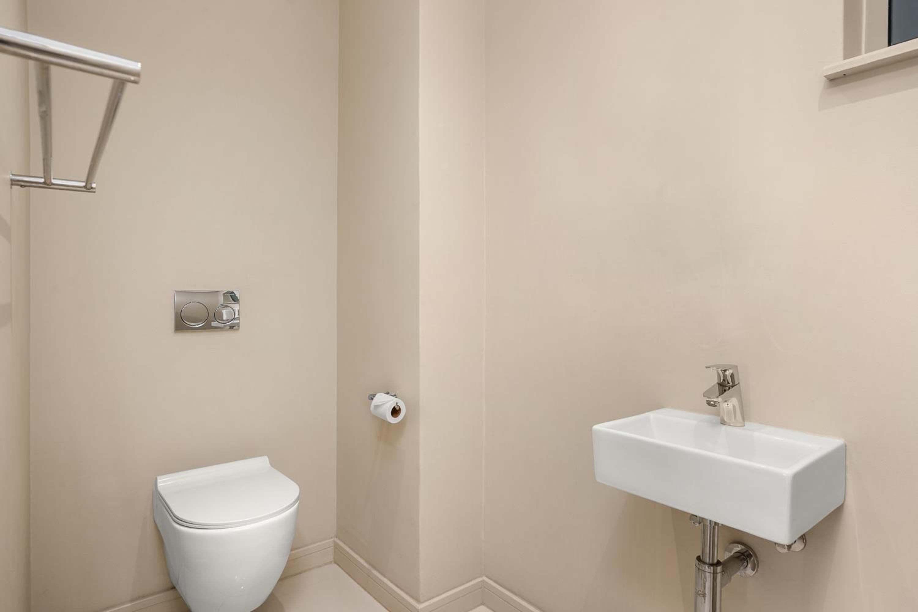 Easy Stay - The Tyrwhitt Rosebank