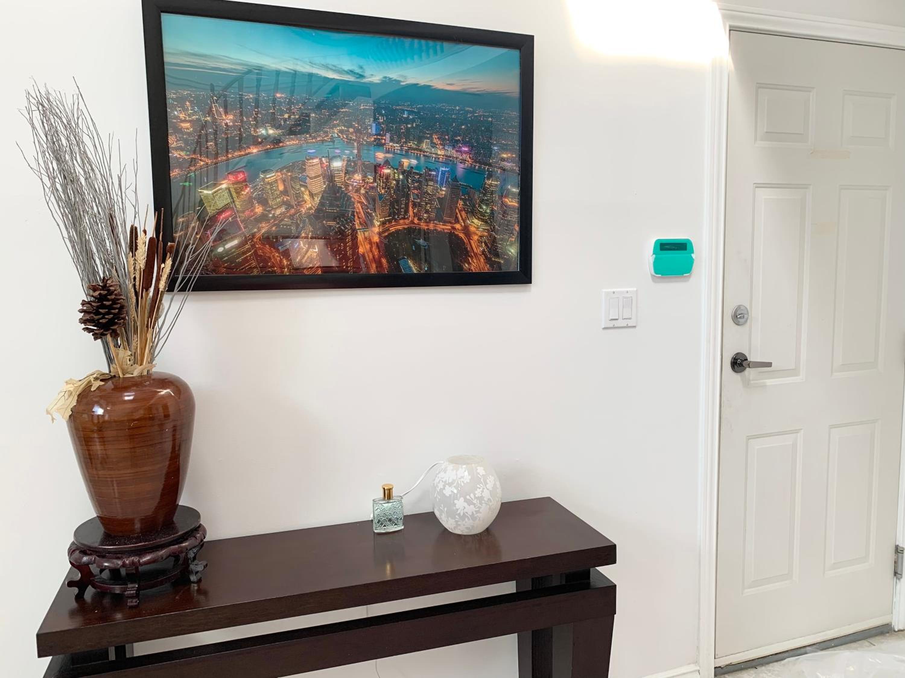 One Bedroom queen bed Sharing Washroom in Tiger Sweet House License##