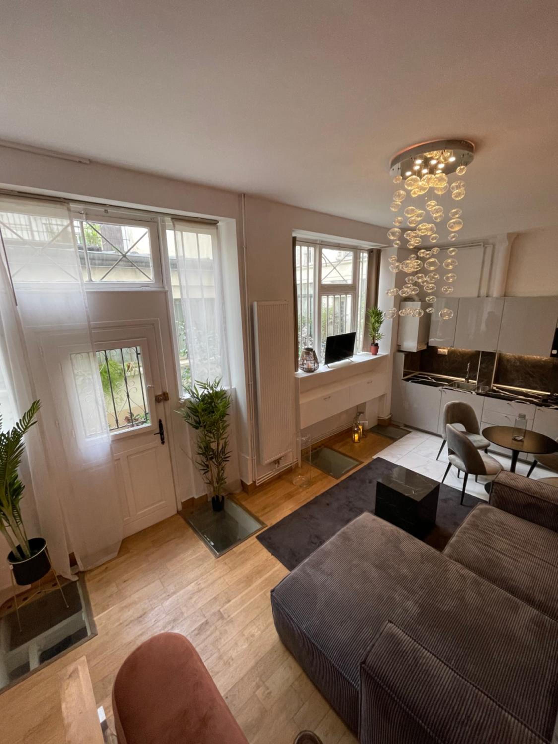 Canal Saint Martin apartments