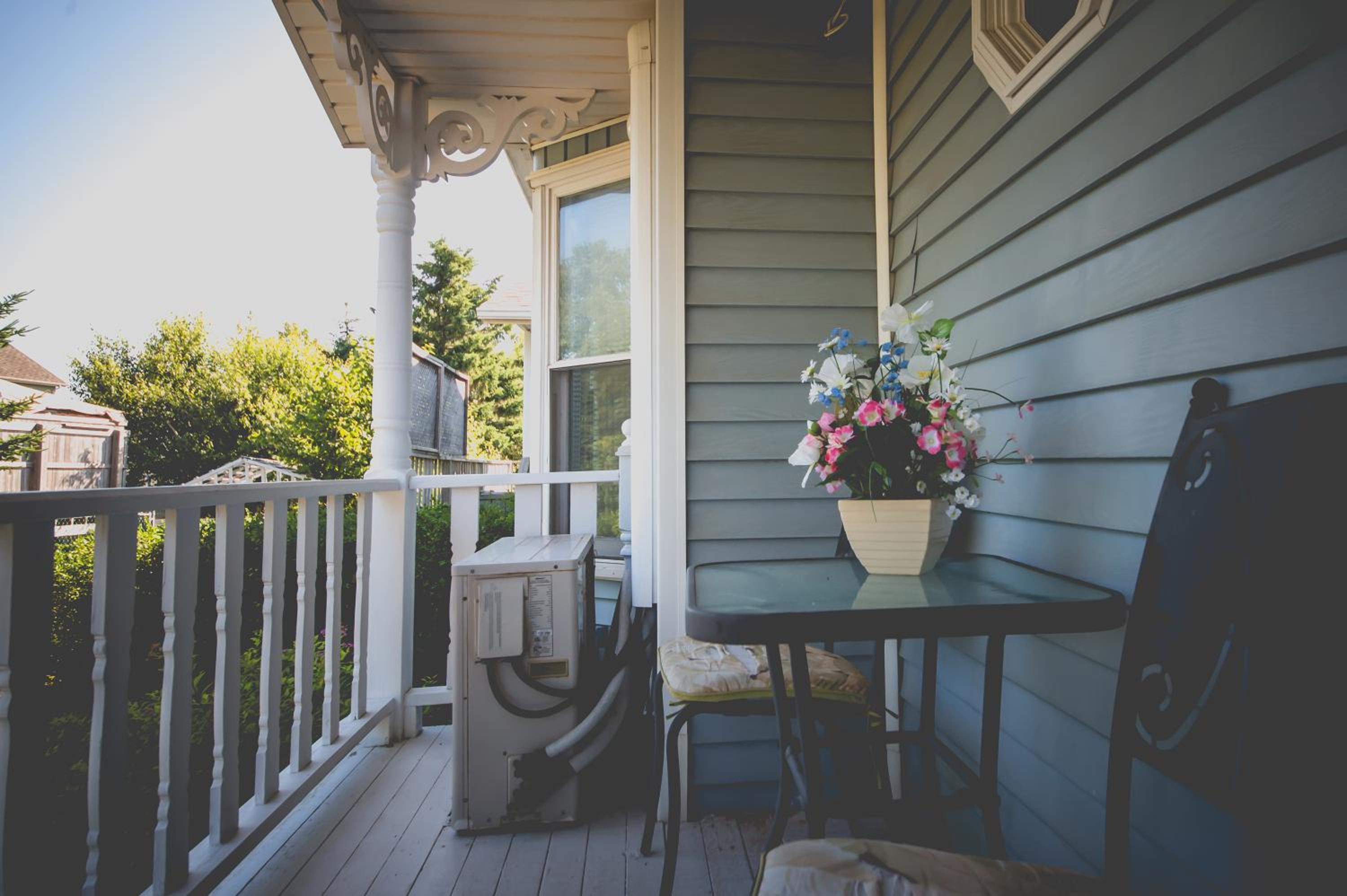 Lee's Ocean Peek B & B