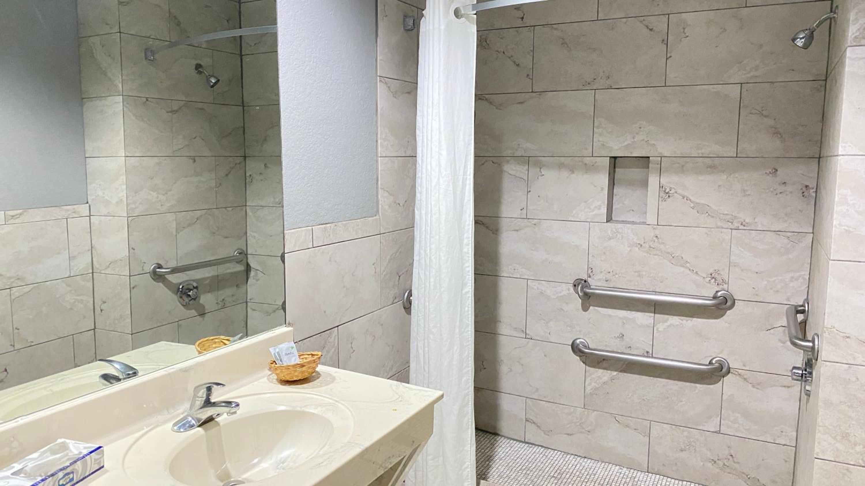 Island Suites Hobby Airport