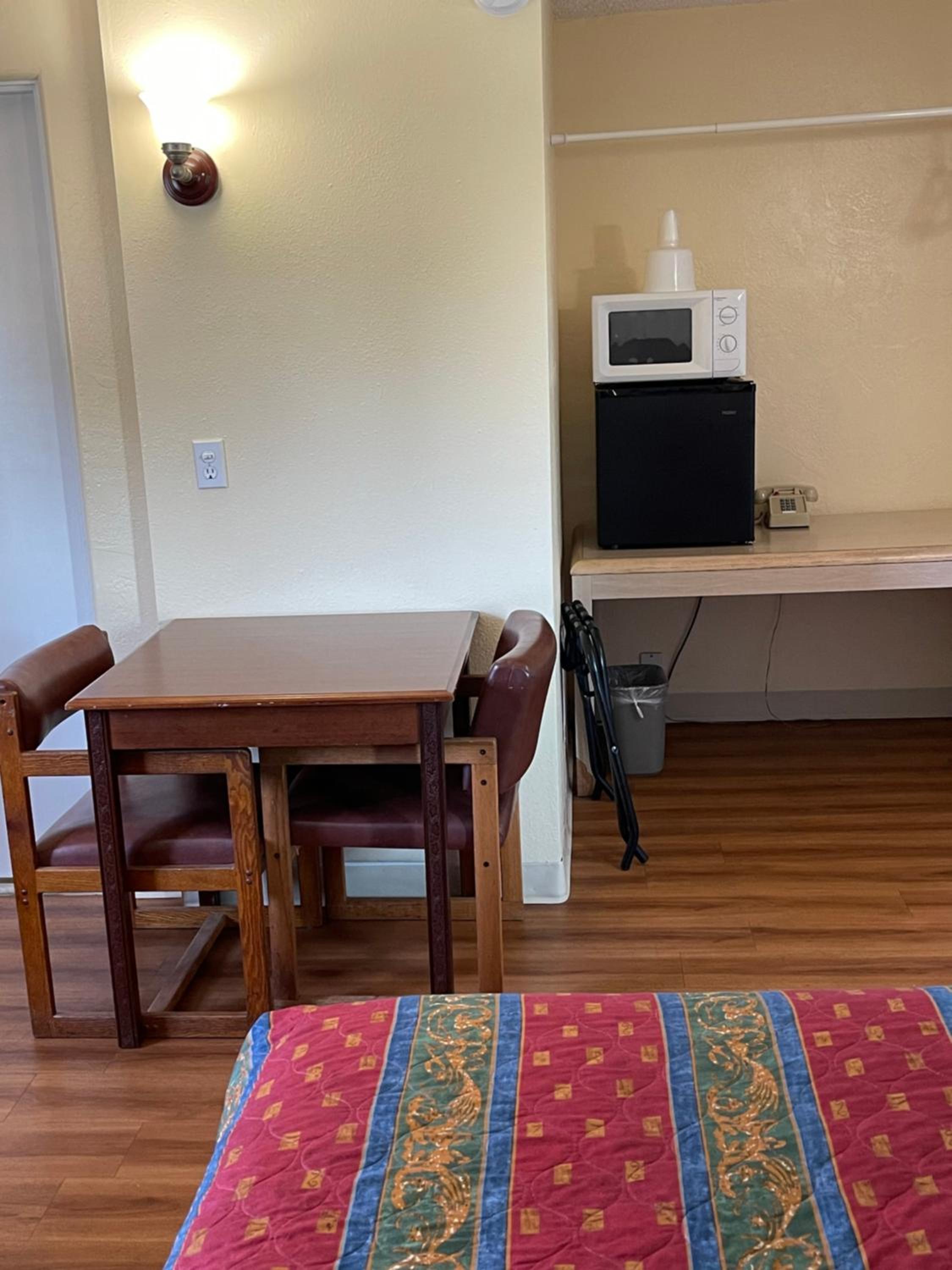 Villa West Motel