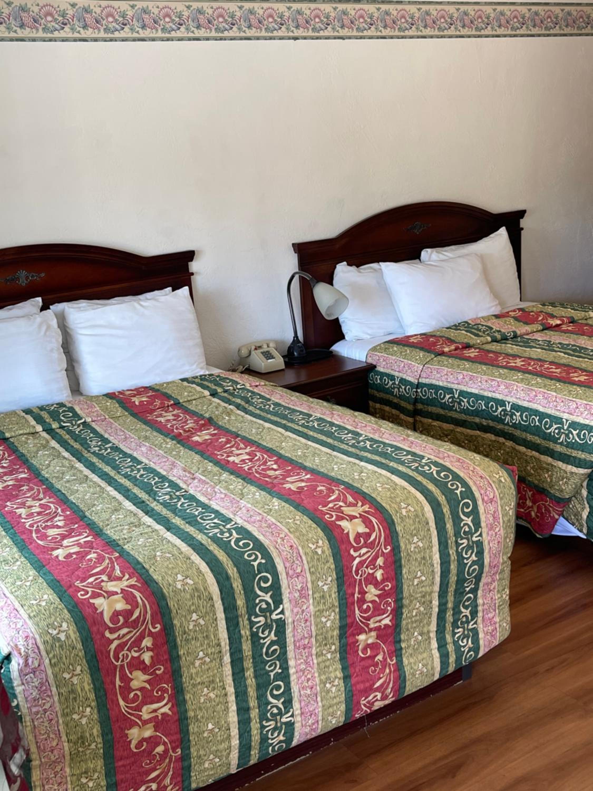 Villa West Motel