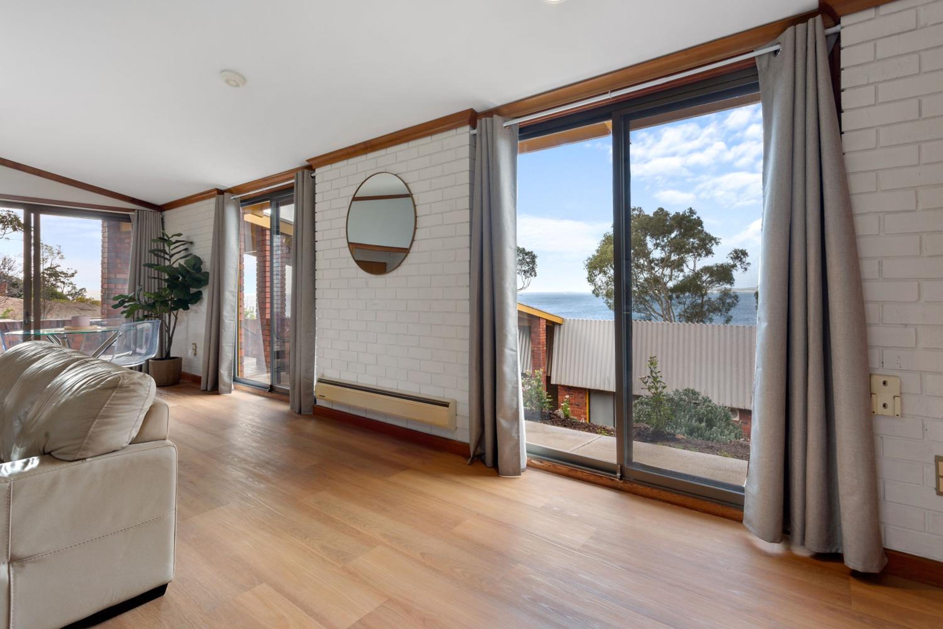 The Flaxman Studio - Panoramic Ocean Views