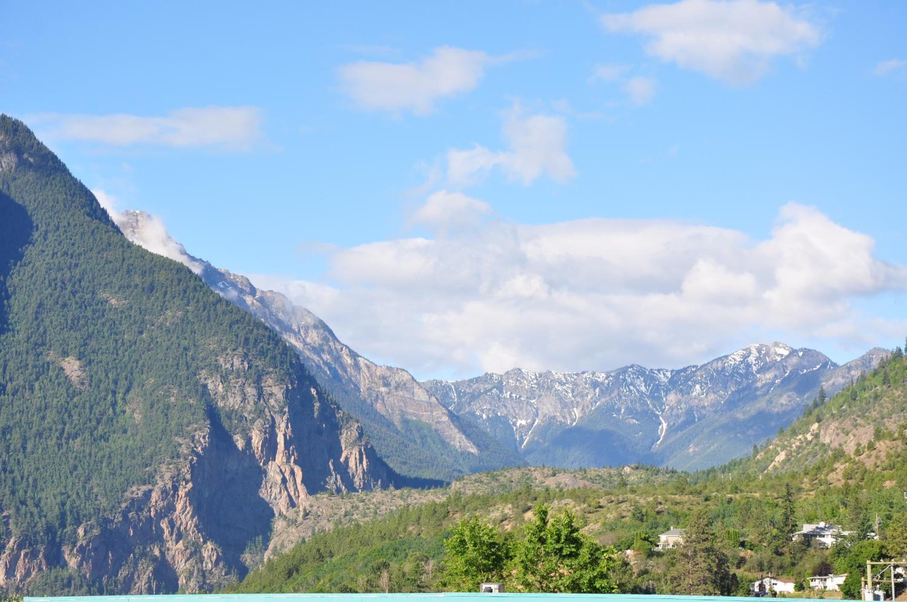 Canadas Best Value Inn Mile-0-Motel Lillooet view 2