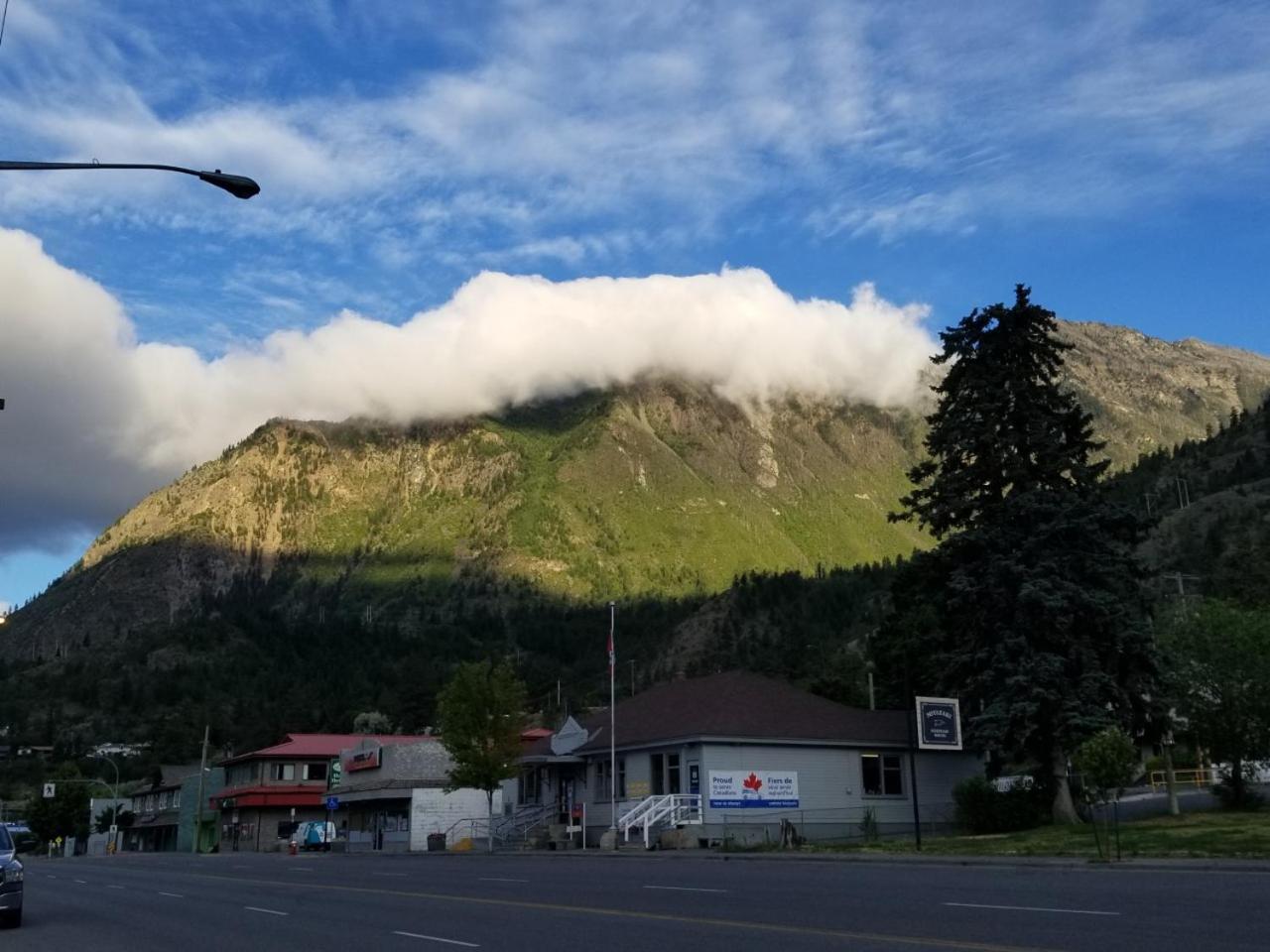 Canadas Best Value Inn Mile-0-Motel Lillooet view 4