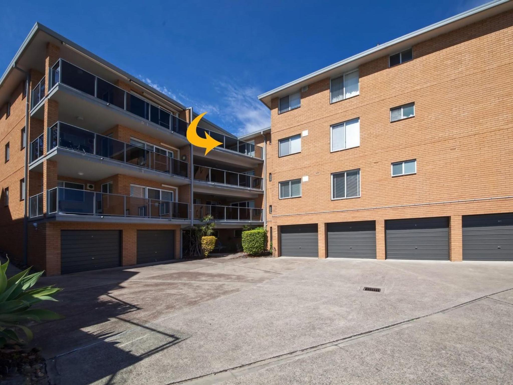 Hotel Kiah 12, 53 Victoria Pde - Panoramic water views, Wifi and Air Con - Image 1