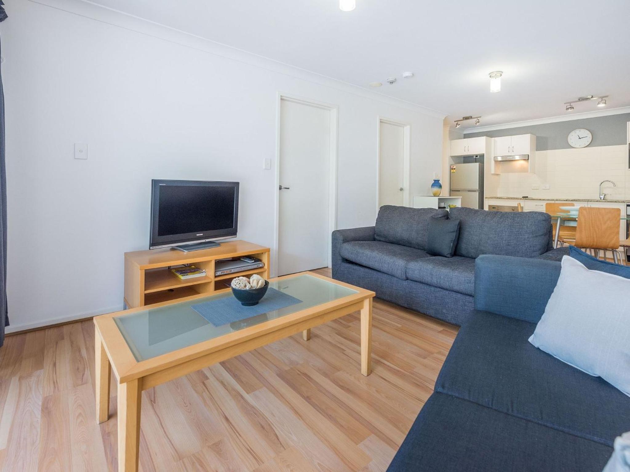 Shoal Bay Beach Apartments 18 fantastic air conditioned unit with a pool and lift view 4