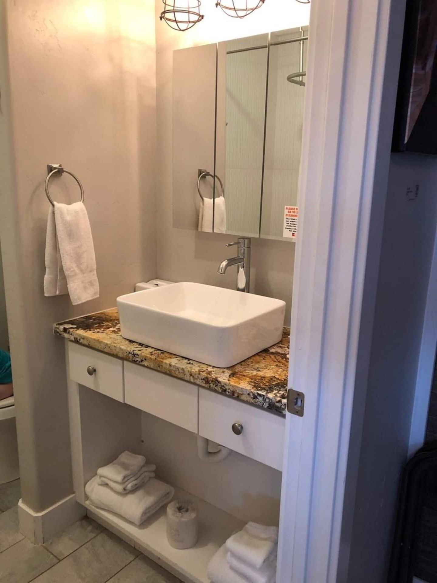 Kanab Vacations - The Flagstone Boutique Inn  Suites - Property Image 24