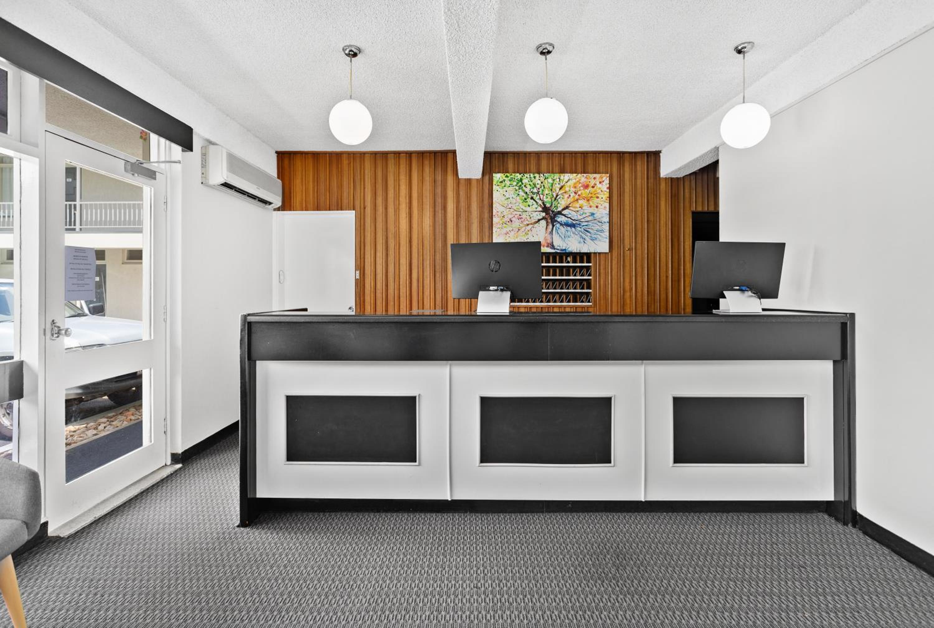 Park Motor Inn