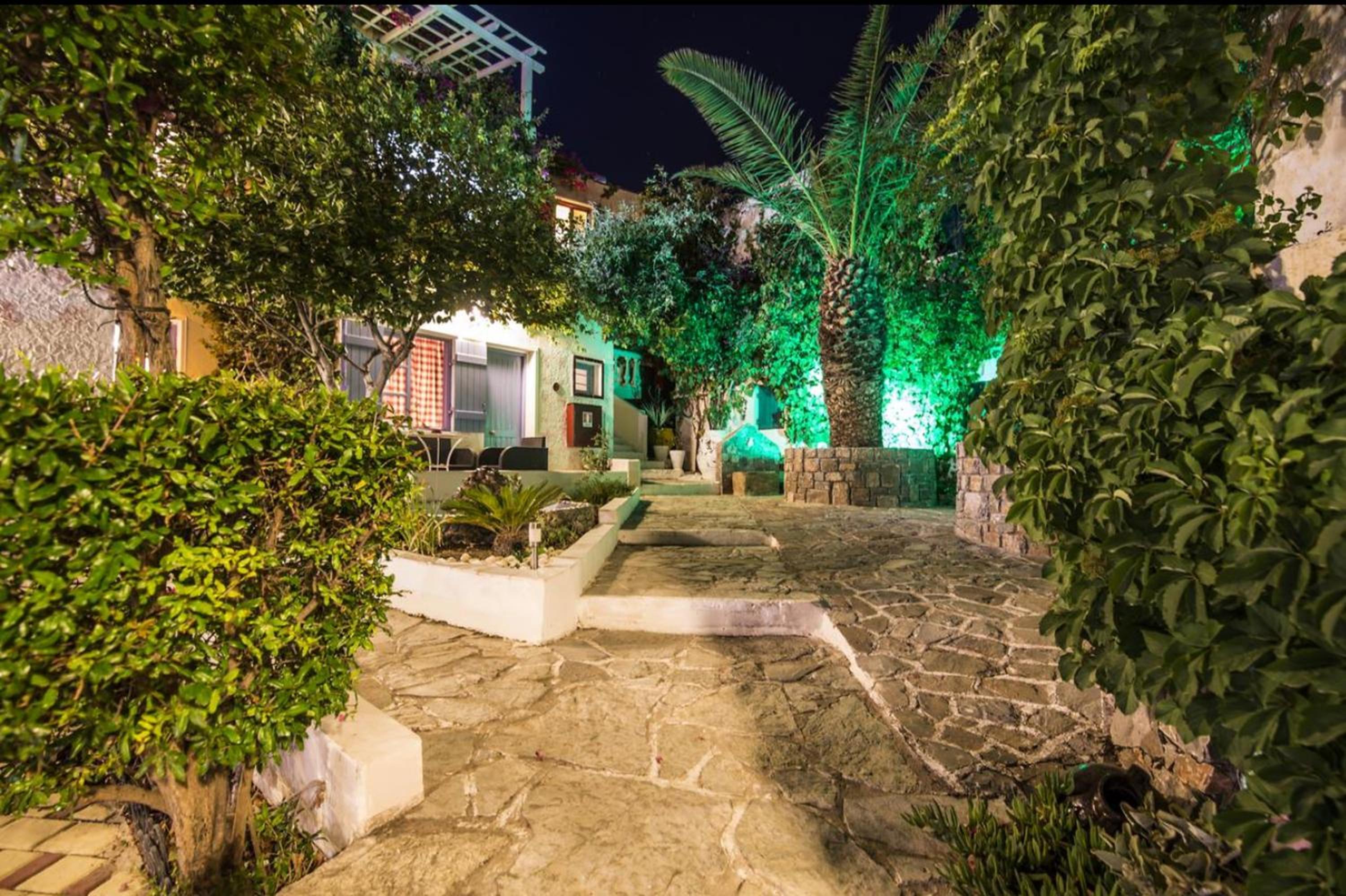 Sunny hideaway in Chersonisos view 3