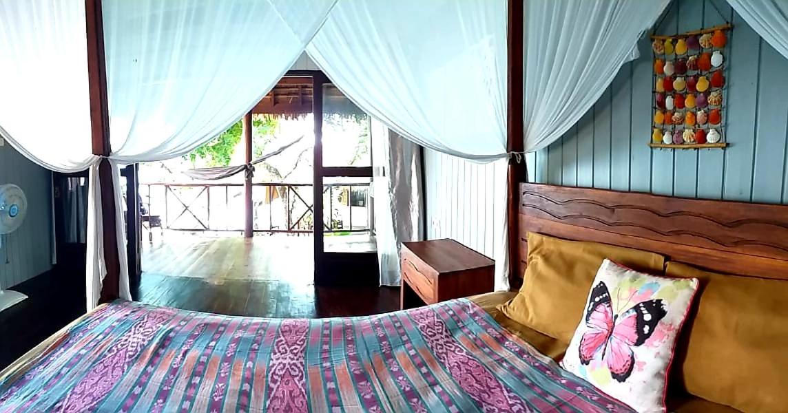 Nini's Beach Bungalows view 2