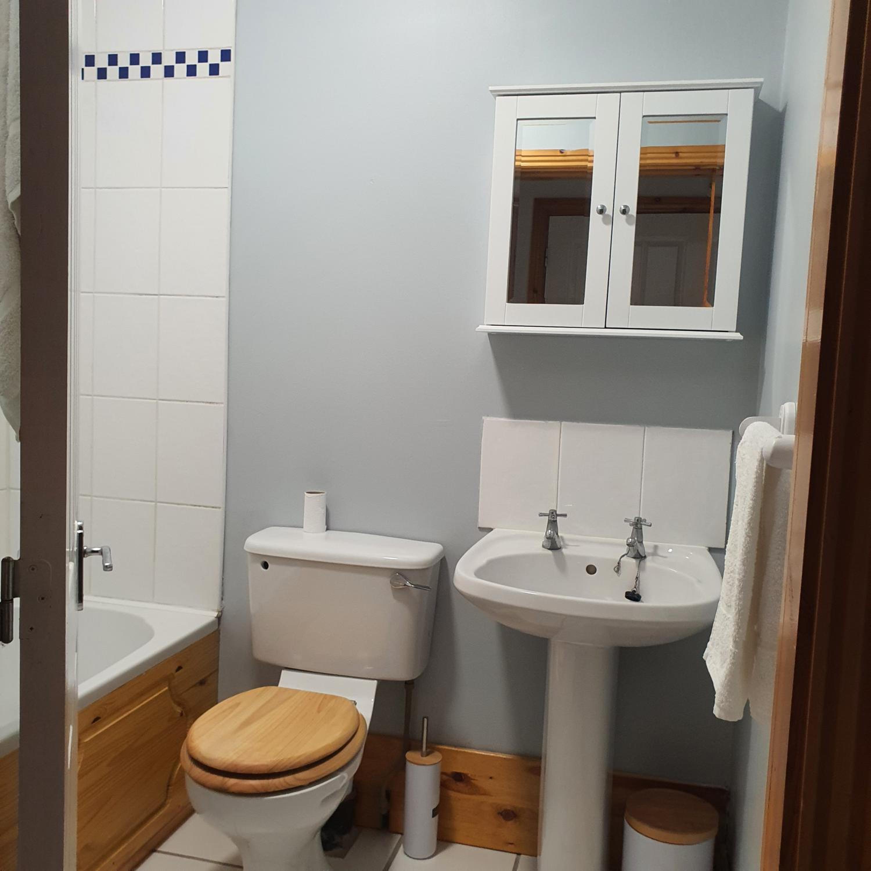 Modern Apartment good distance from Dublin City and Airport 4people