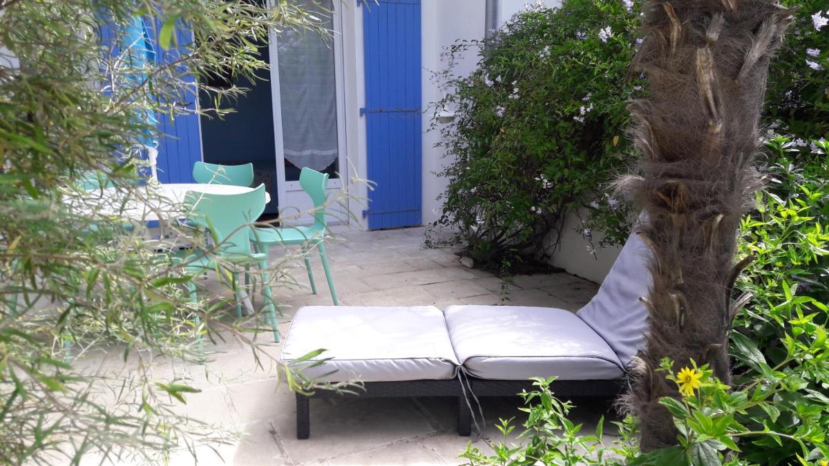 outdoor BBQ area