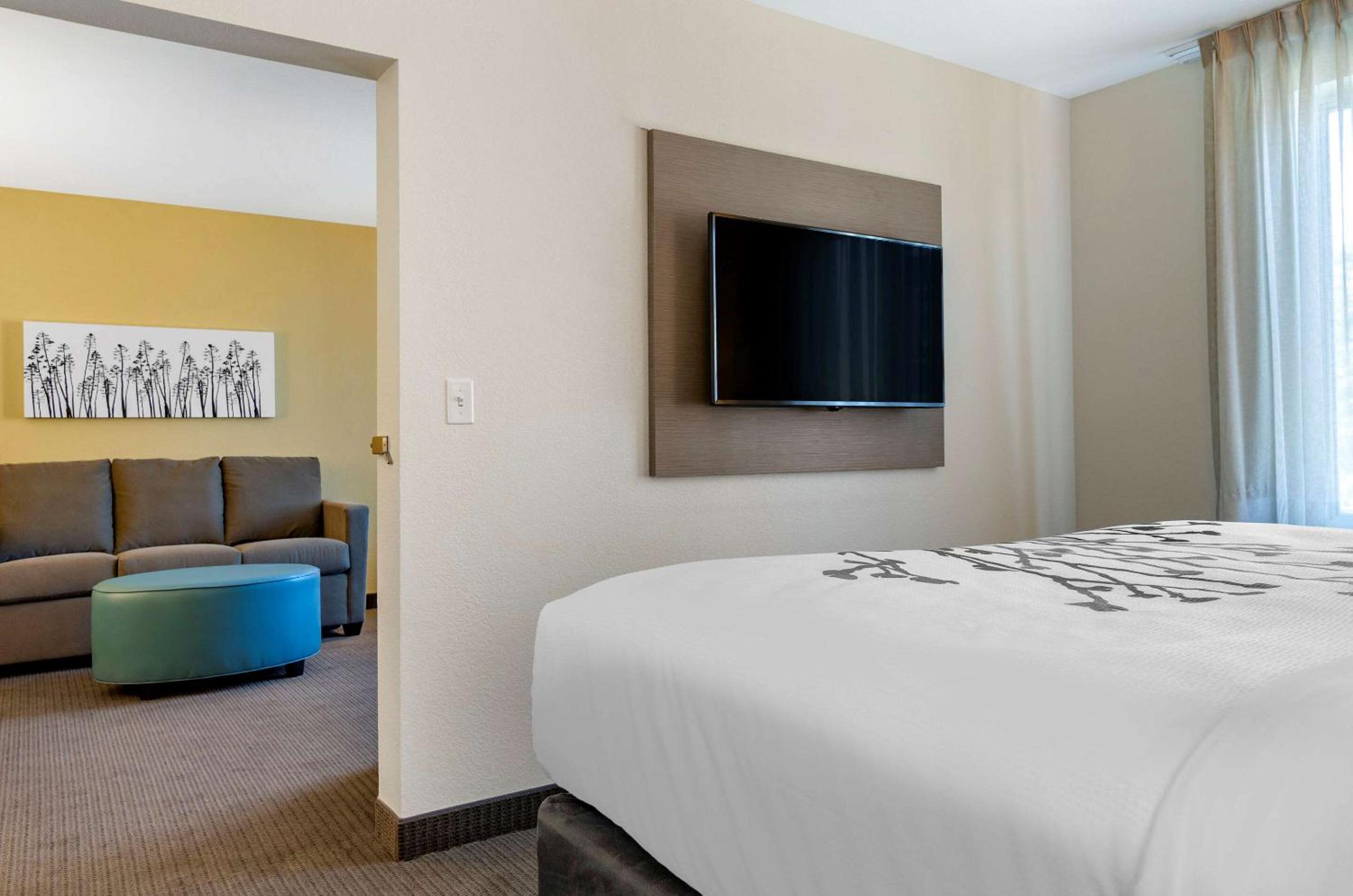Great Falls Vacations - Sleep Inn  Suites Great Falls Airport - Property Image 8