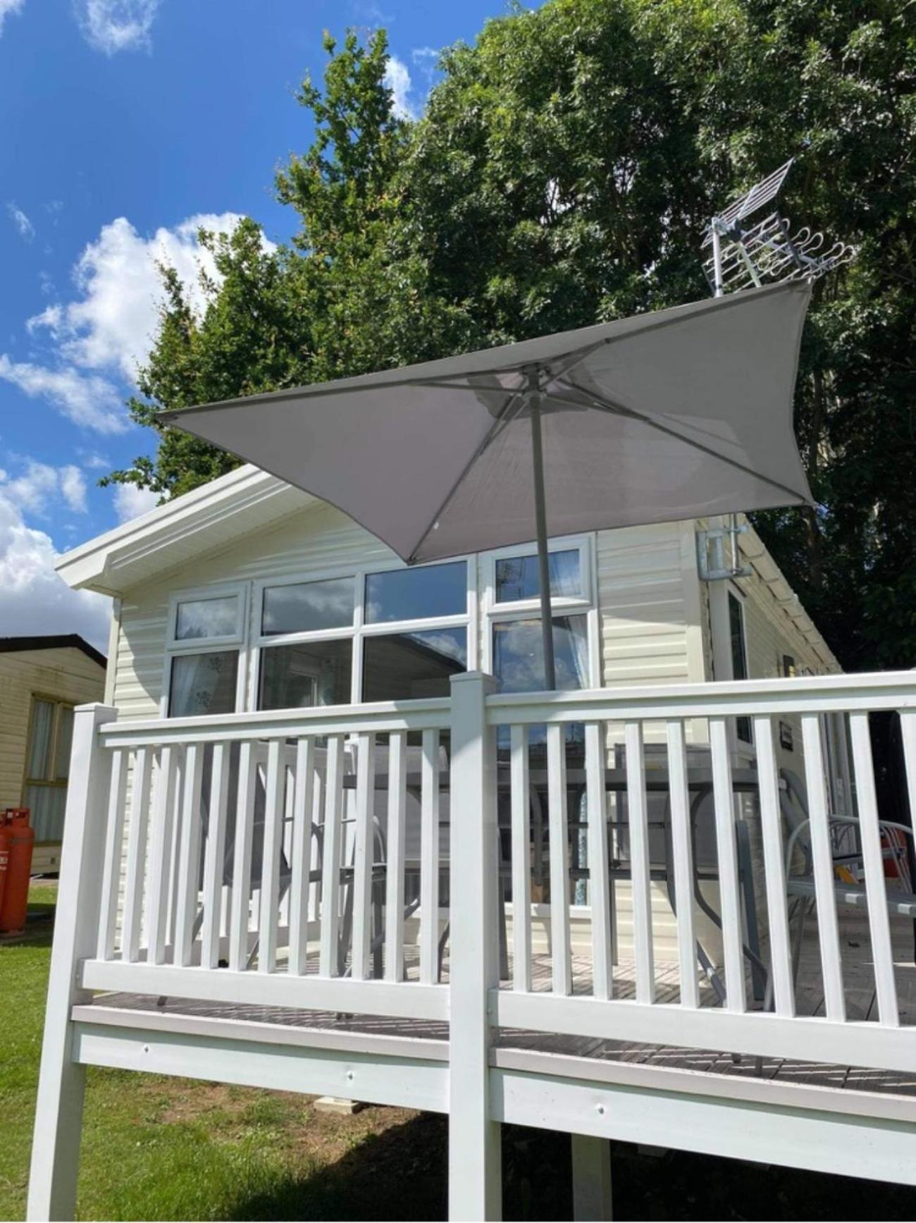 Kellys Holiday Homes 24 Willerby 2 bedrooms caravan view 3