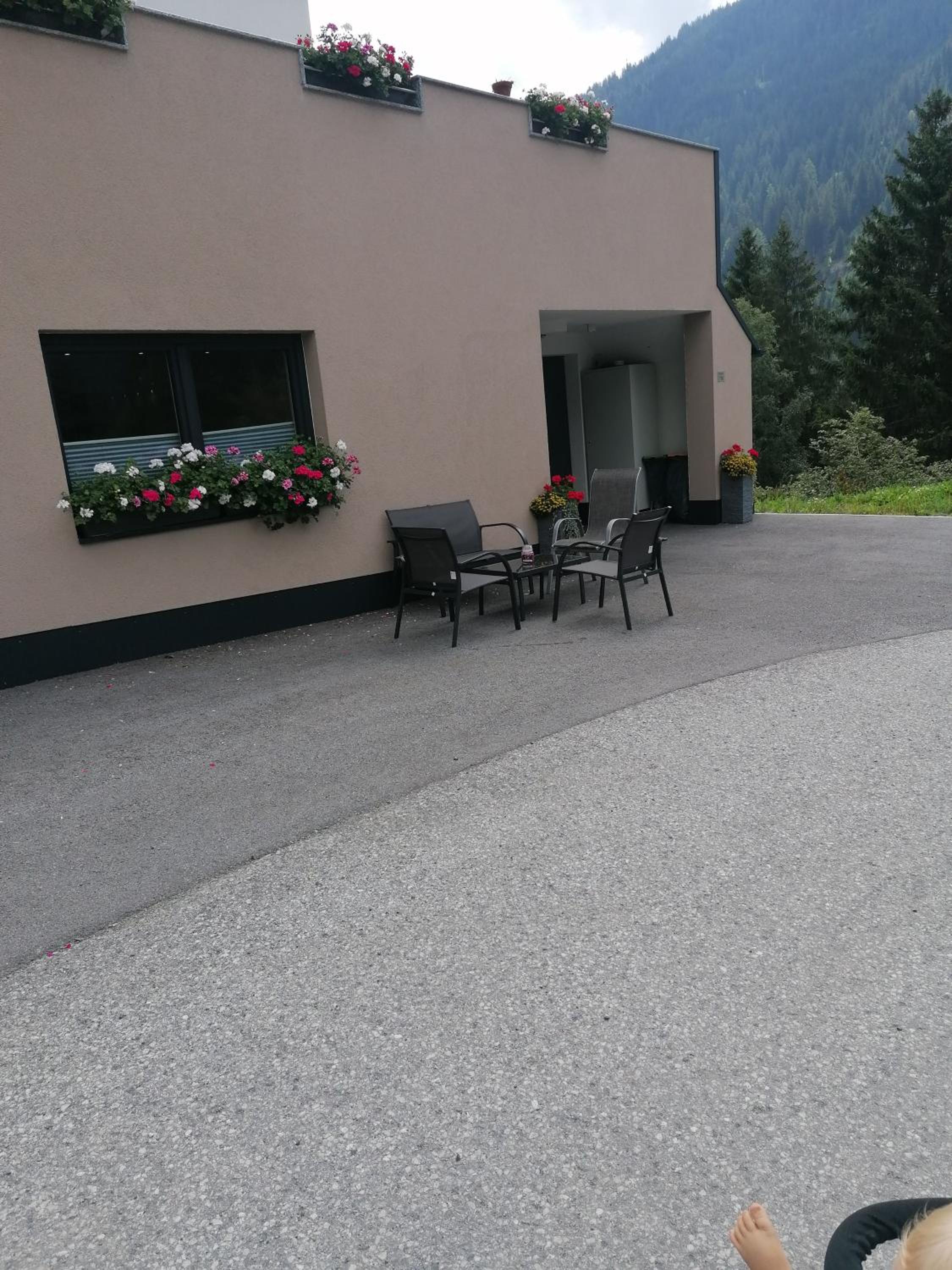 Haus in der Kurve view 3