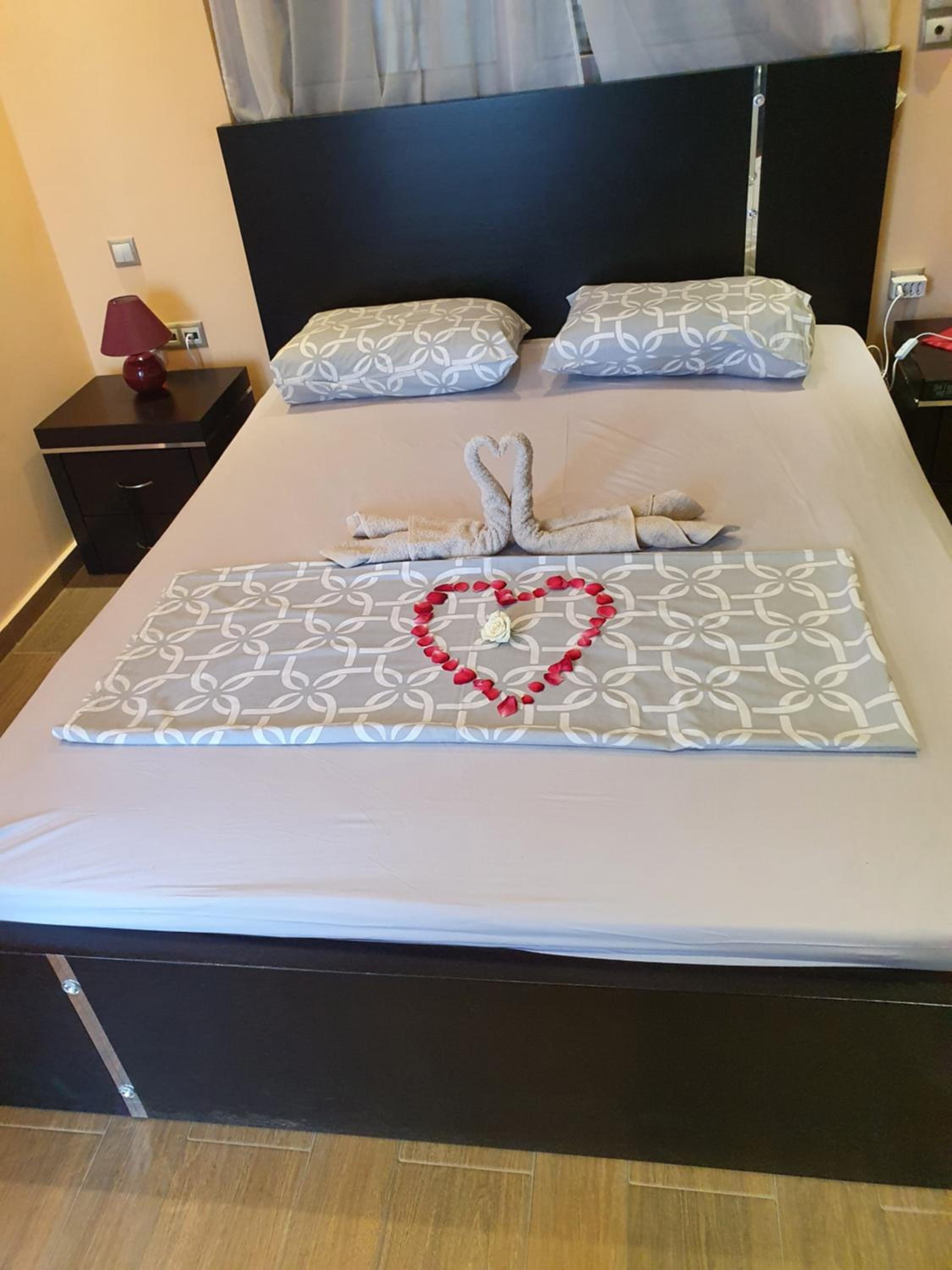 VILLA BY THE SEA VRAVRONA LOUTSA(NEAR THE AIRPORT&METROPOLITAN)