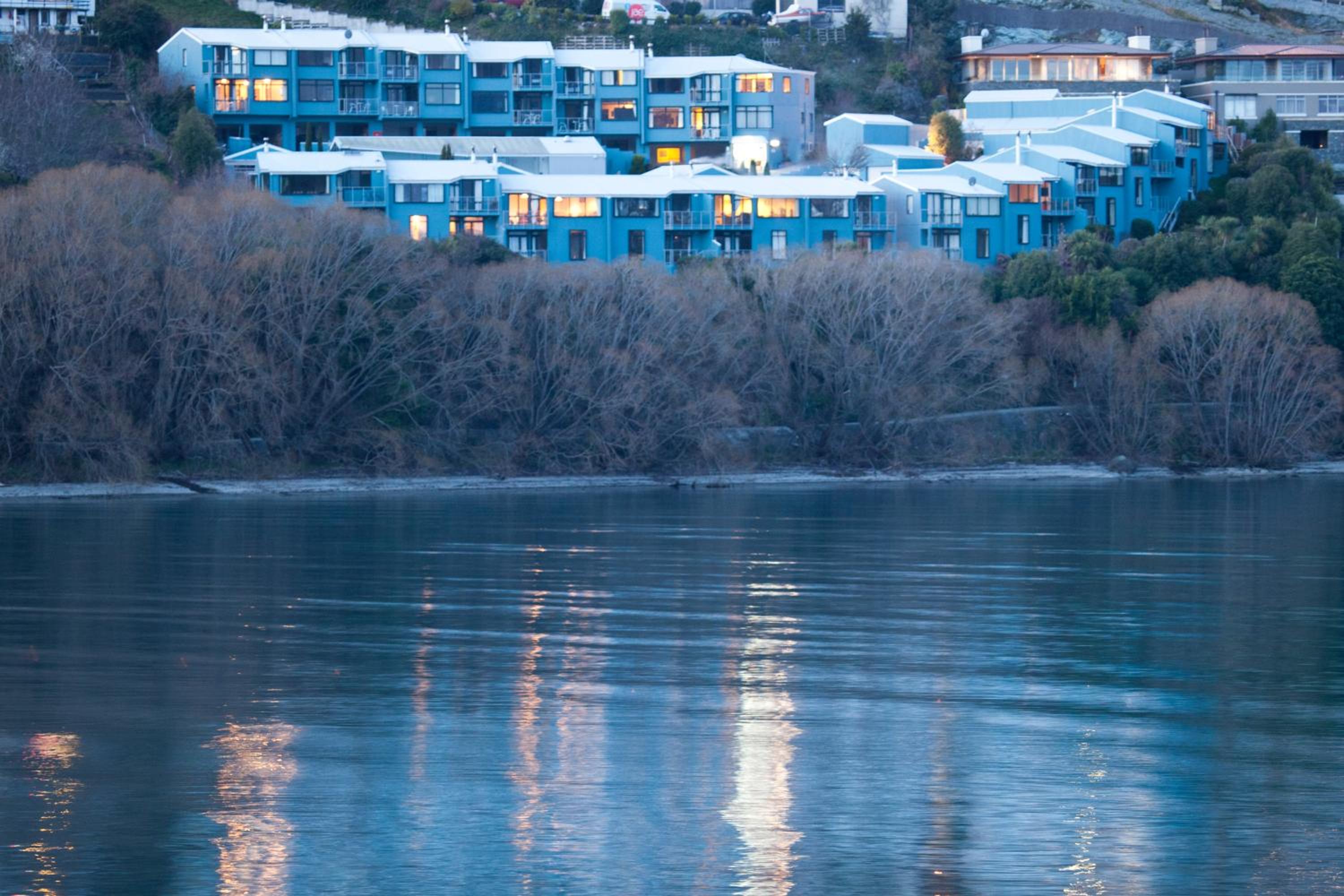 Spinnaker Bay Apartments