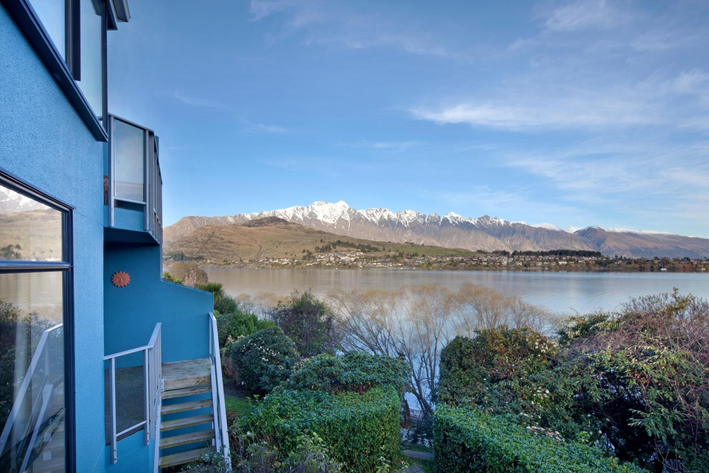 Spinnaker Bay Apartments