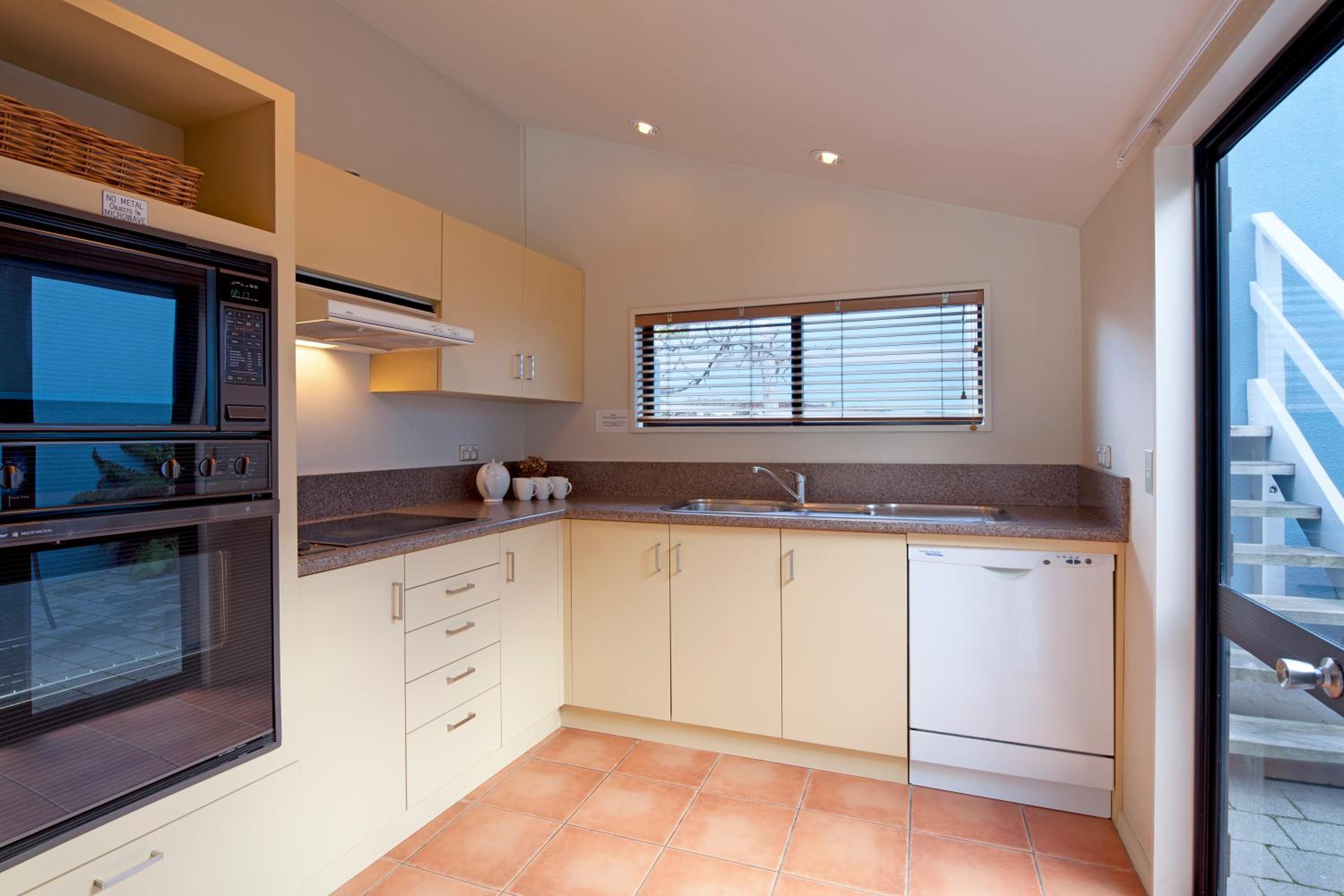 Spinnaker Bay Apartments