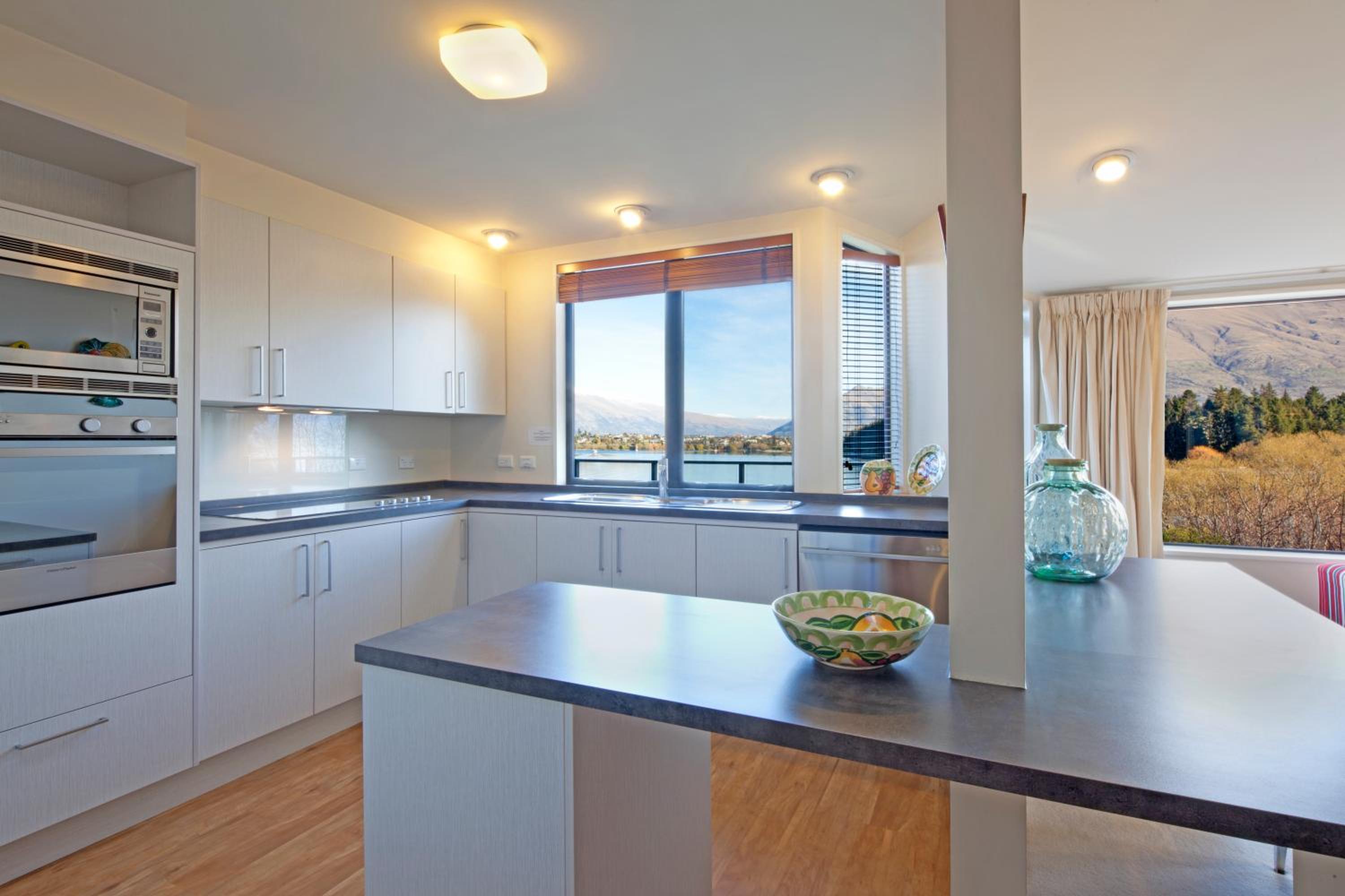 Spinnaker Bay Apartments