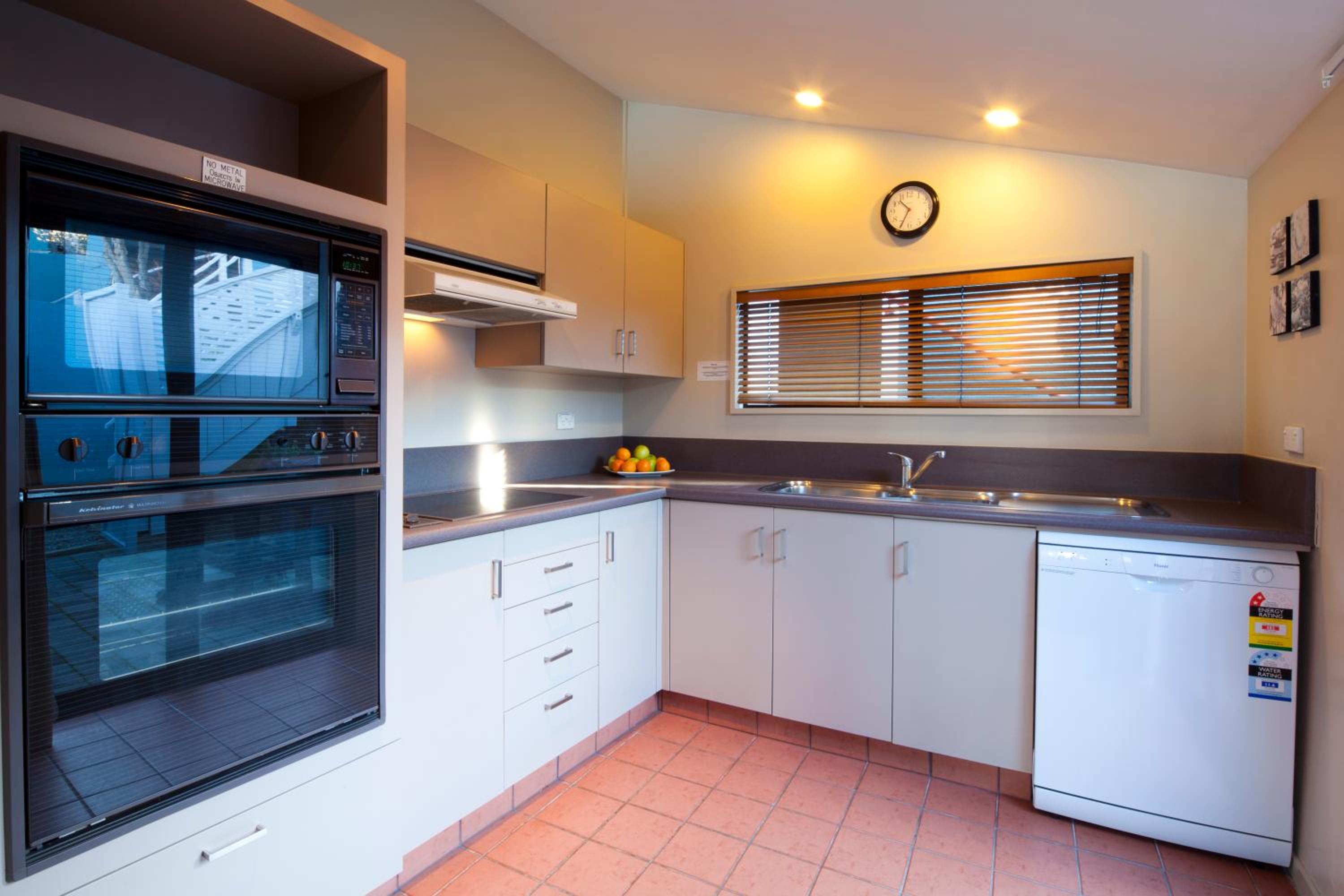 Spinnaker Bay Apartments