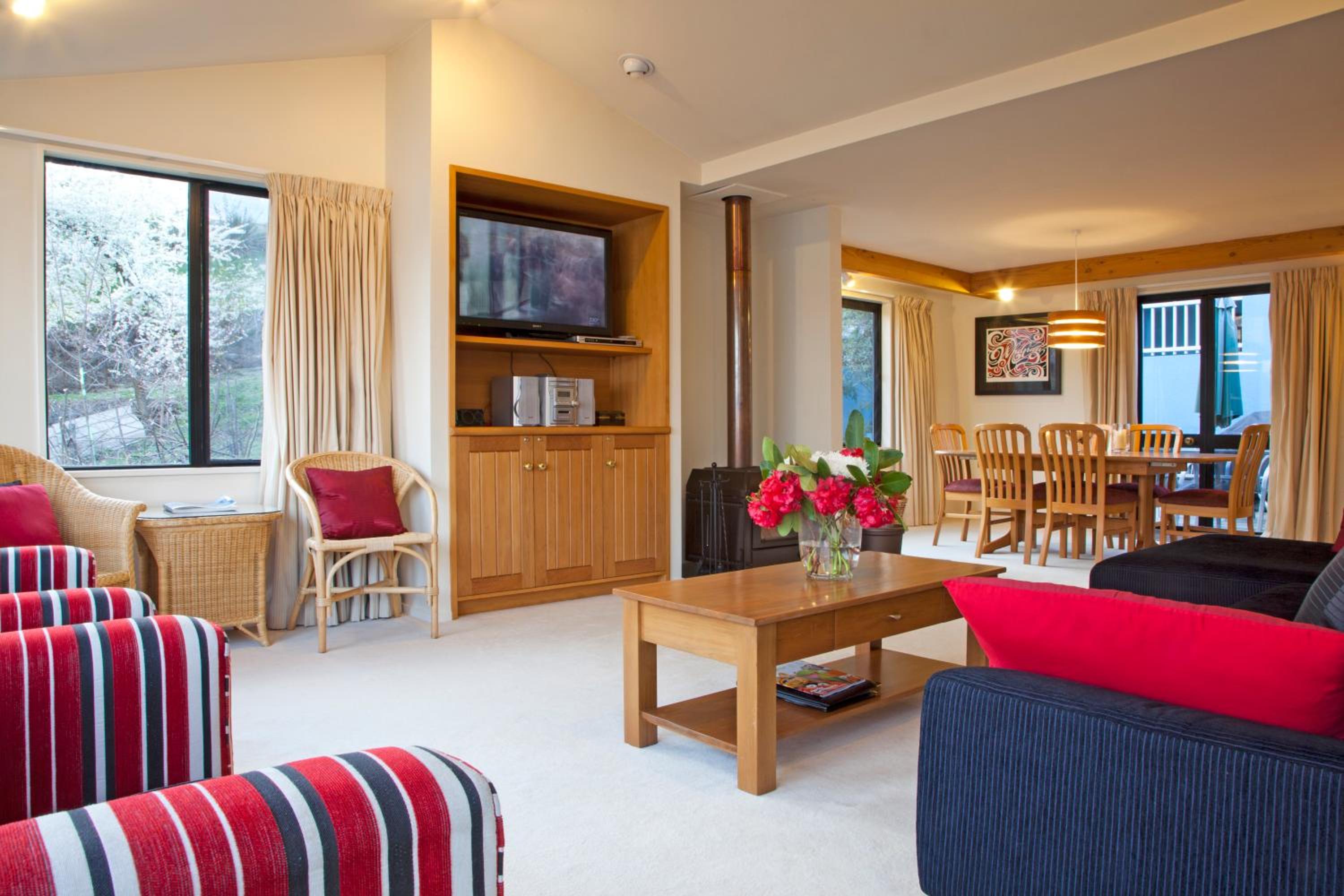 Spinnaker Bay Apartments