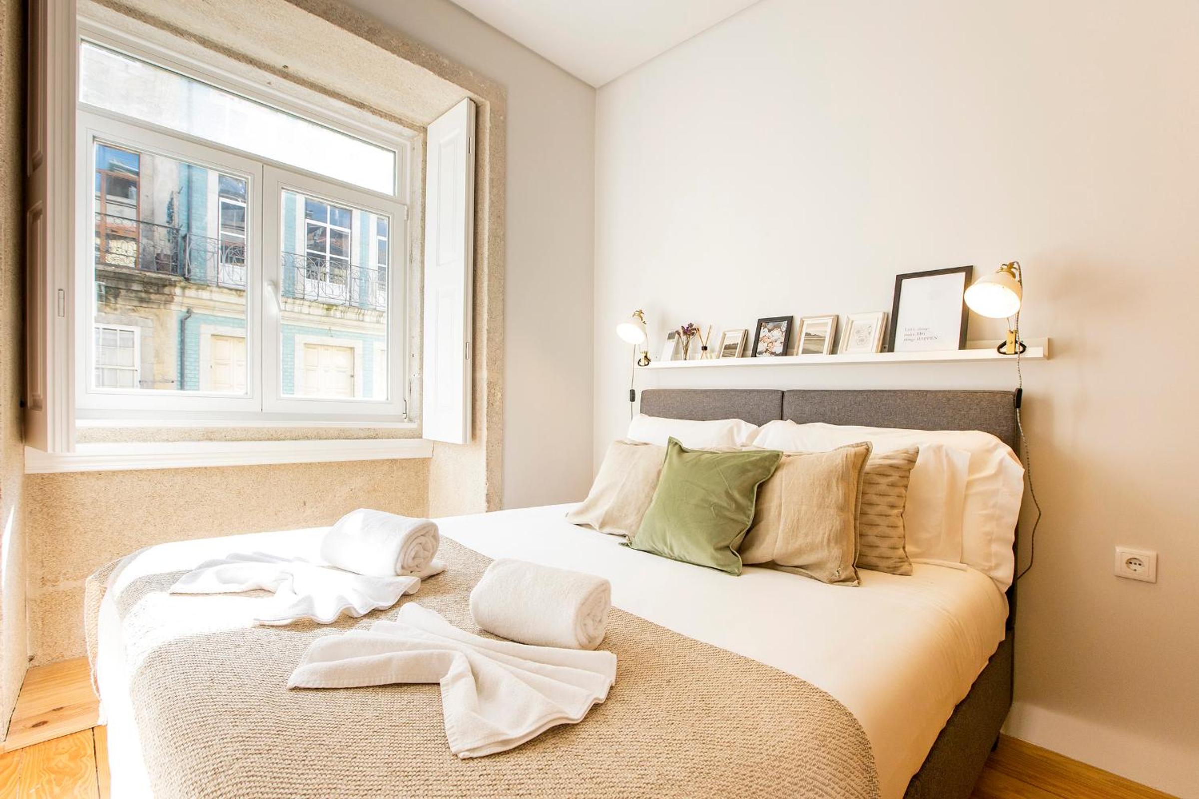 Mouzinho Darling 1BR w/ AC in City Center by LovelyStay view 2