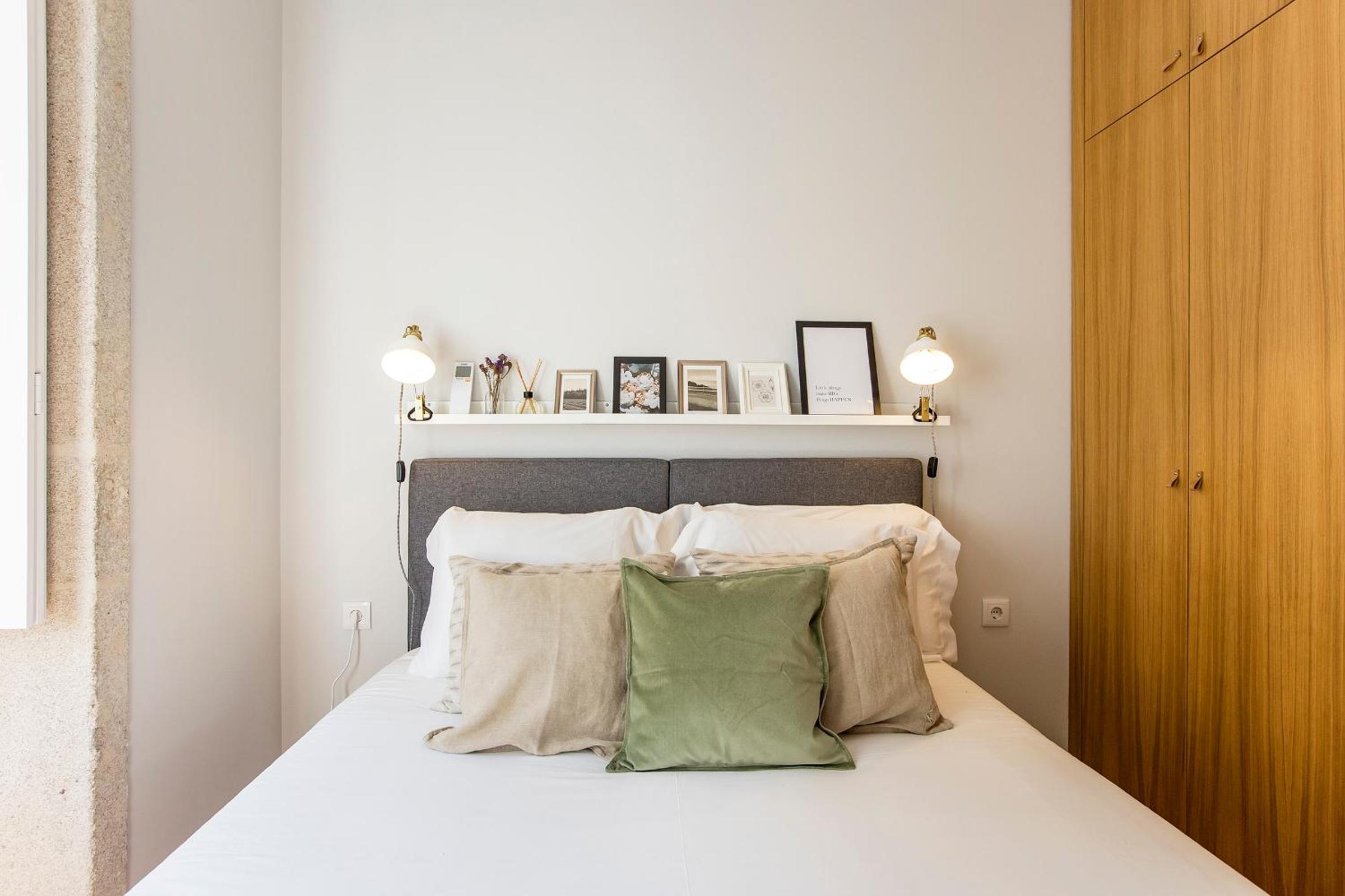 Mouzinho Darling 1BR w/ AC in City Center by LovelyStay view 3
