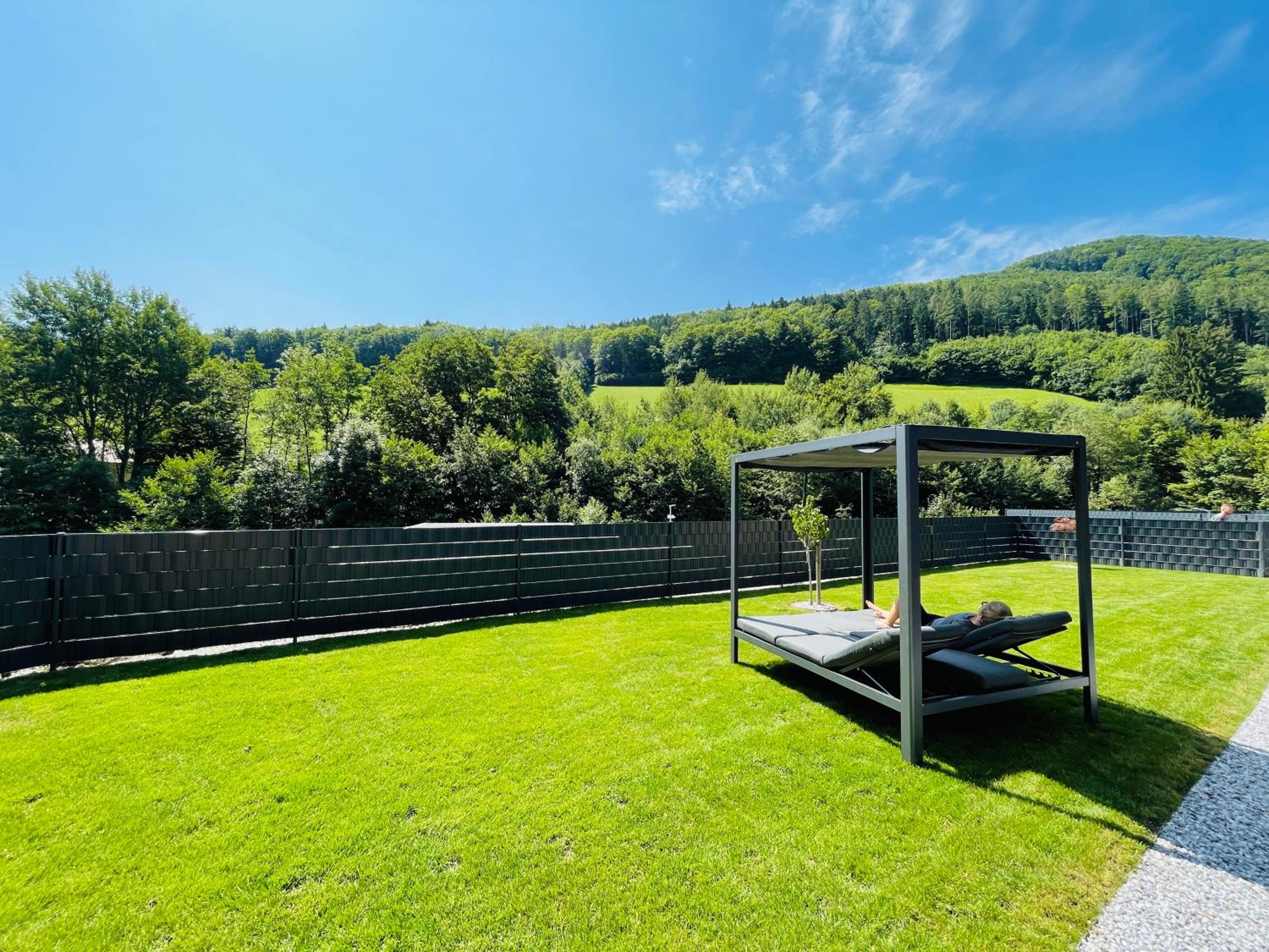 Voralpen Lodge - Ferienhaus mit Gym, Sauna & Hot Tub view 3