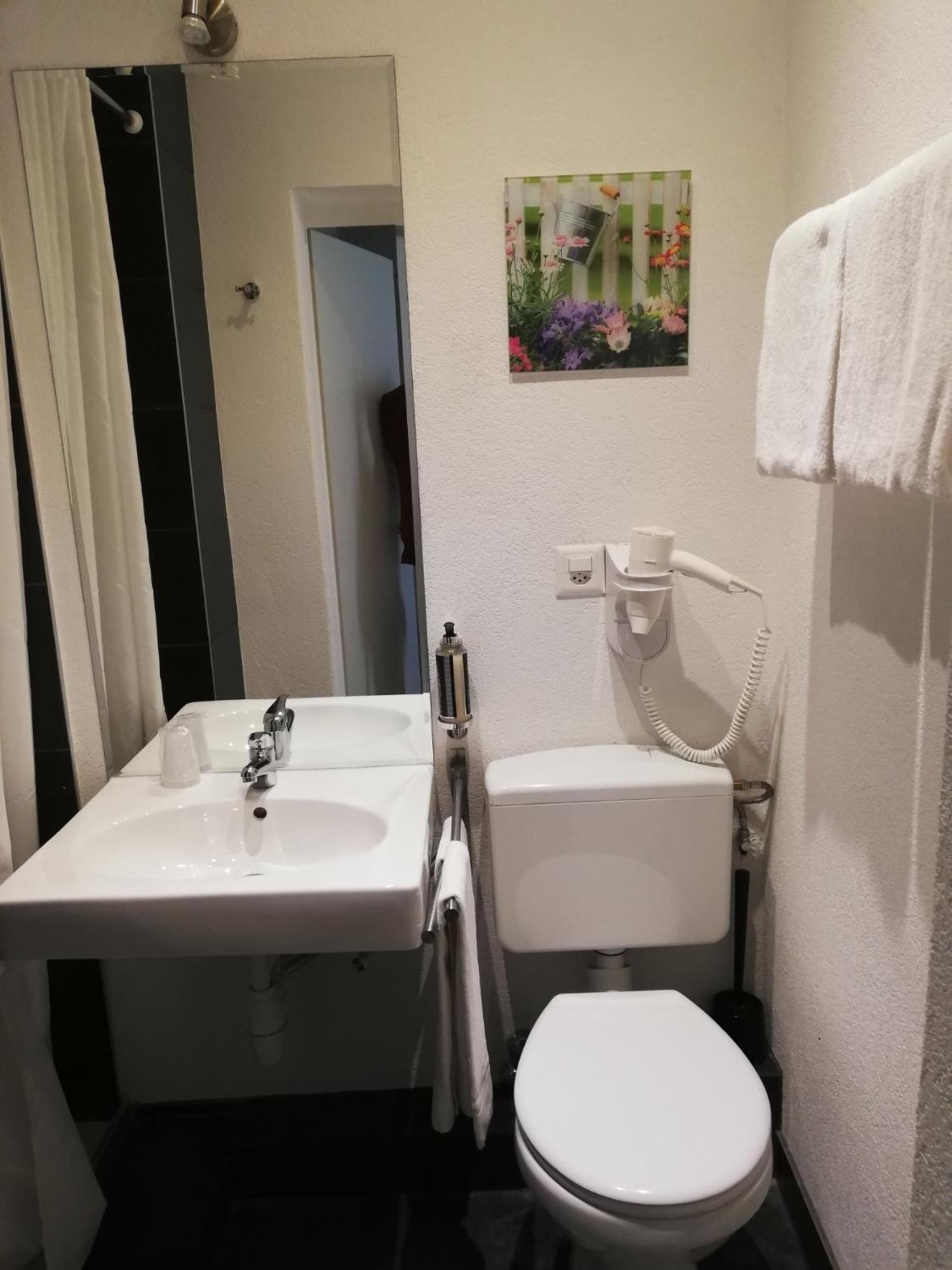 Montreux Vacations - Hotel Parc  Lac - Property Image 3