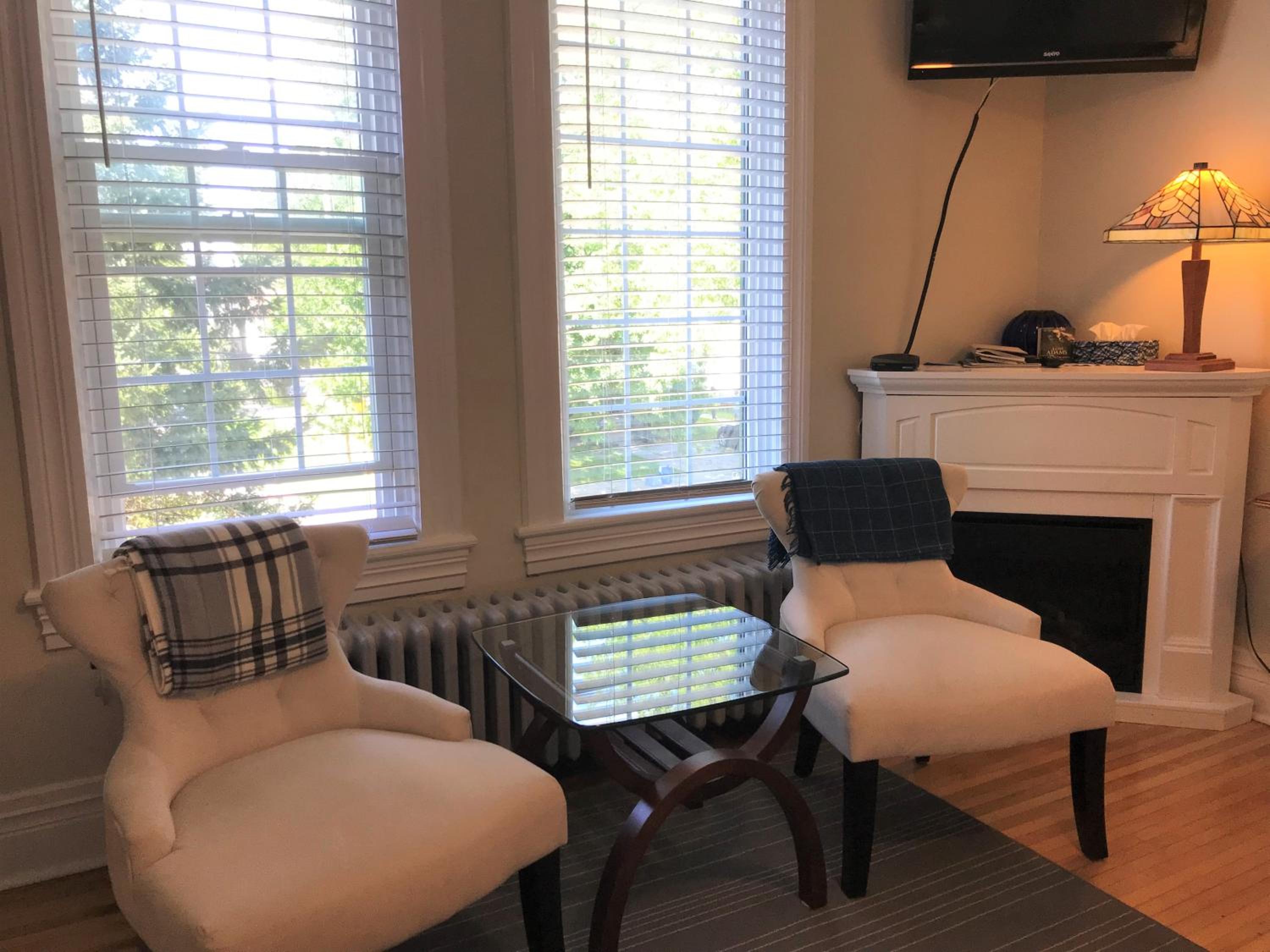 Ellis House Bed & Breakfast