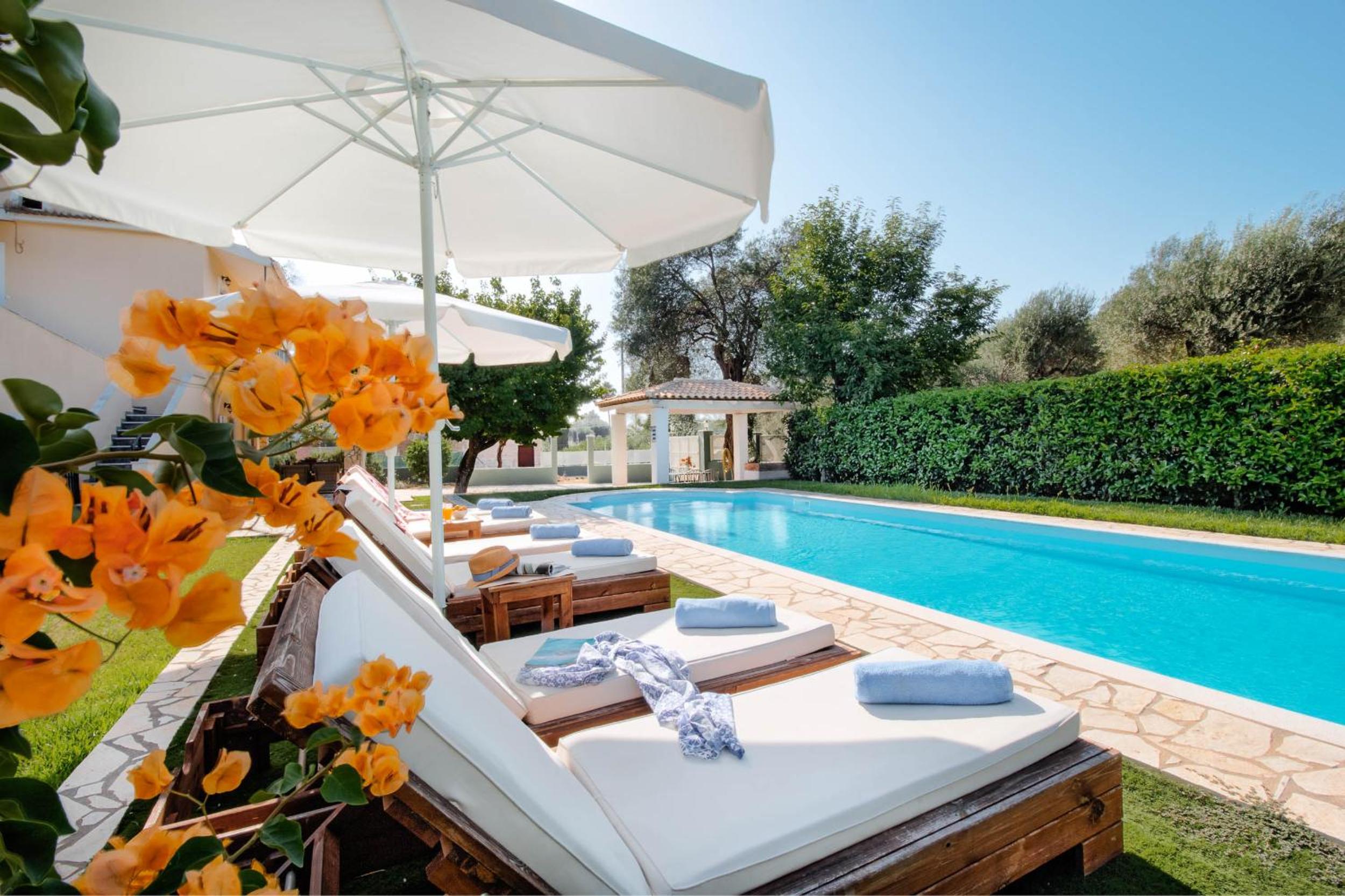 Villa Sun Solé en Perítheia — recepcion & lobby