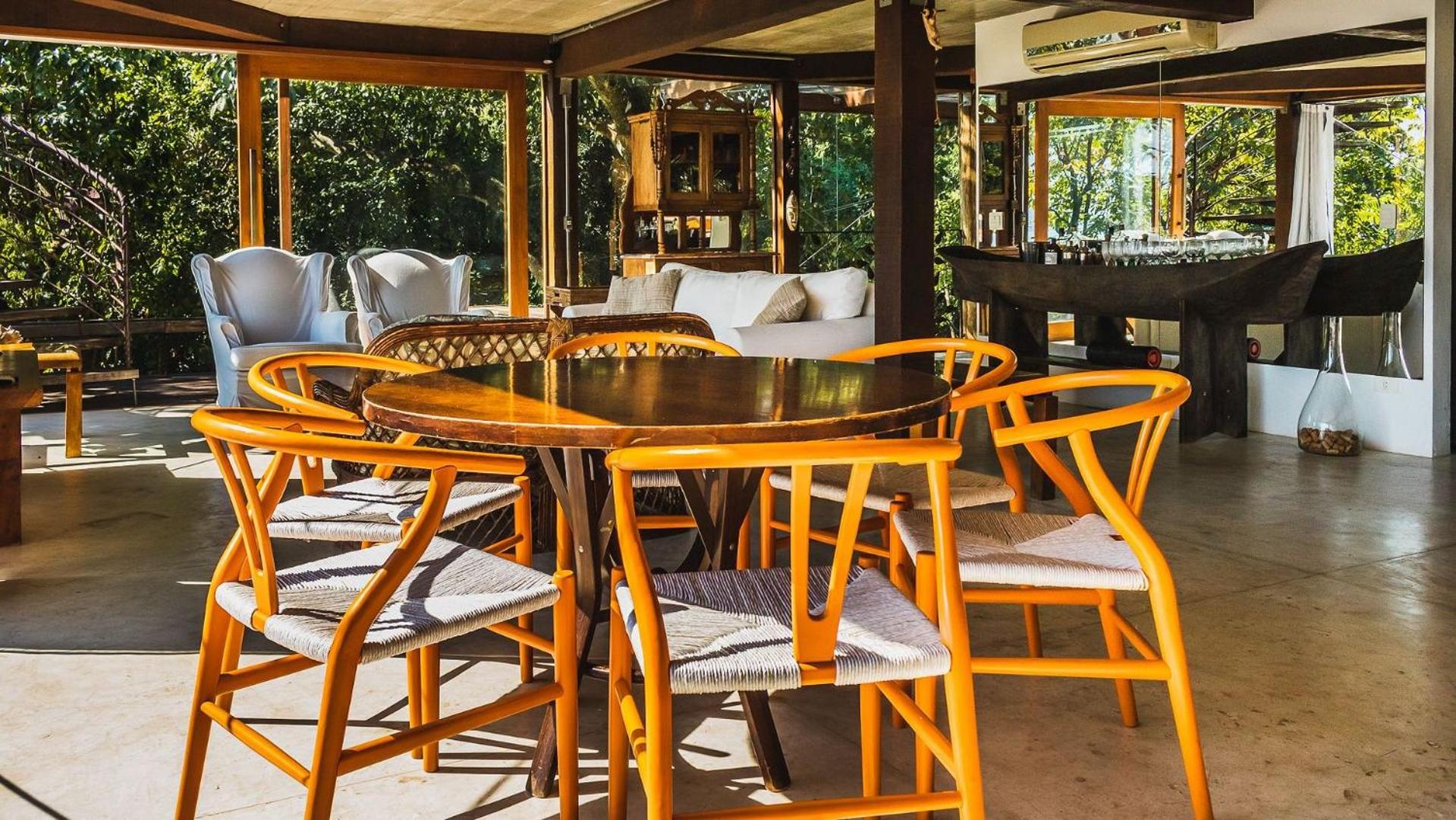 Luxury house with jacuzzi near Porto São Pedro