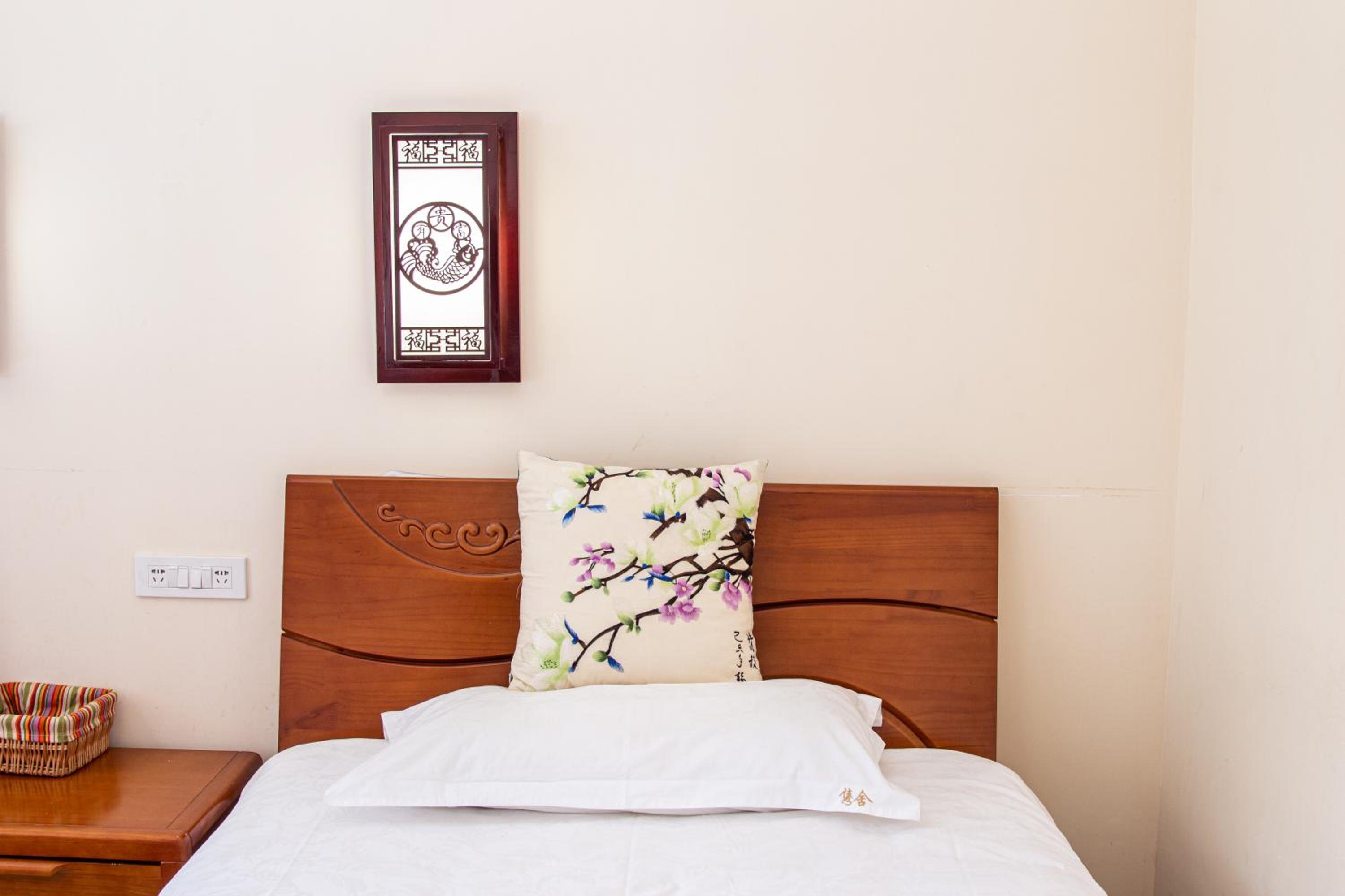 Junshe Boutique Guest House-Complementary pick up servie for a 3-night stay in a deluxe room