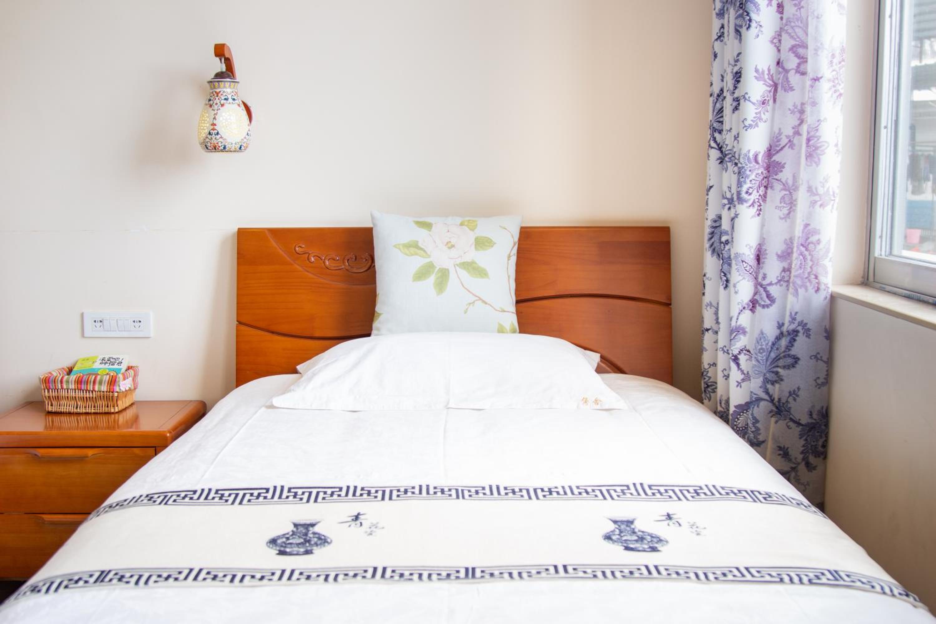 Junshe Boutique Guest House-Complementary pick up servie for a 3-night stay in a deluxe room
