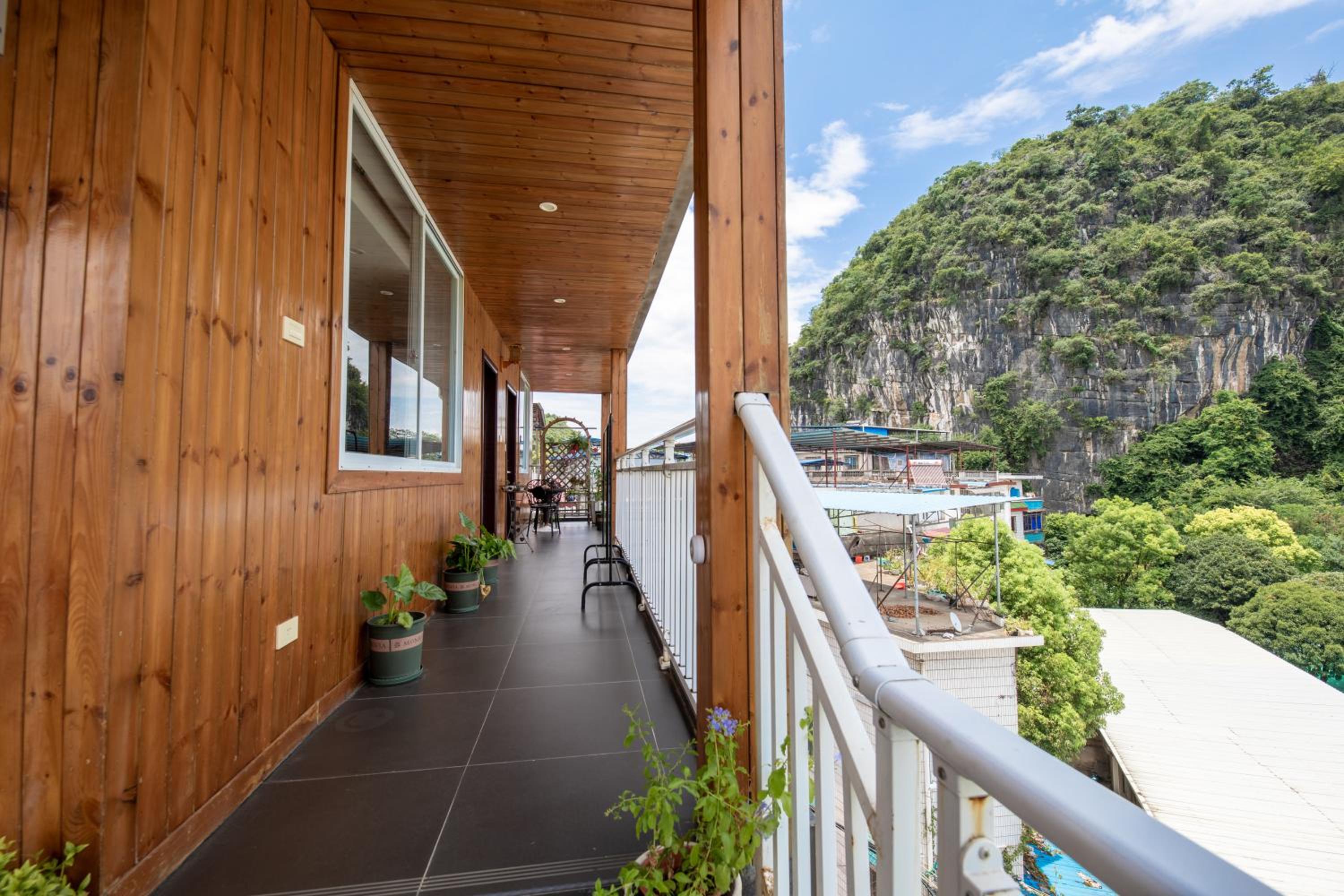 Junshe Boutique Guest House-Complementary pick up servie for a 3-night stay in a deluxe room